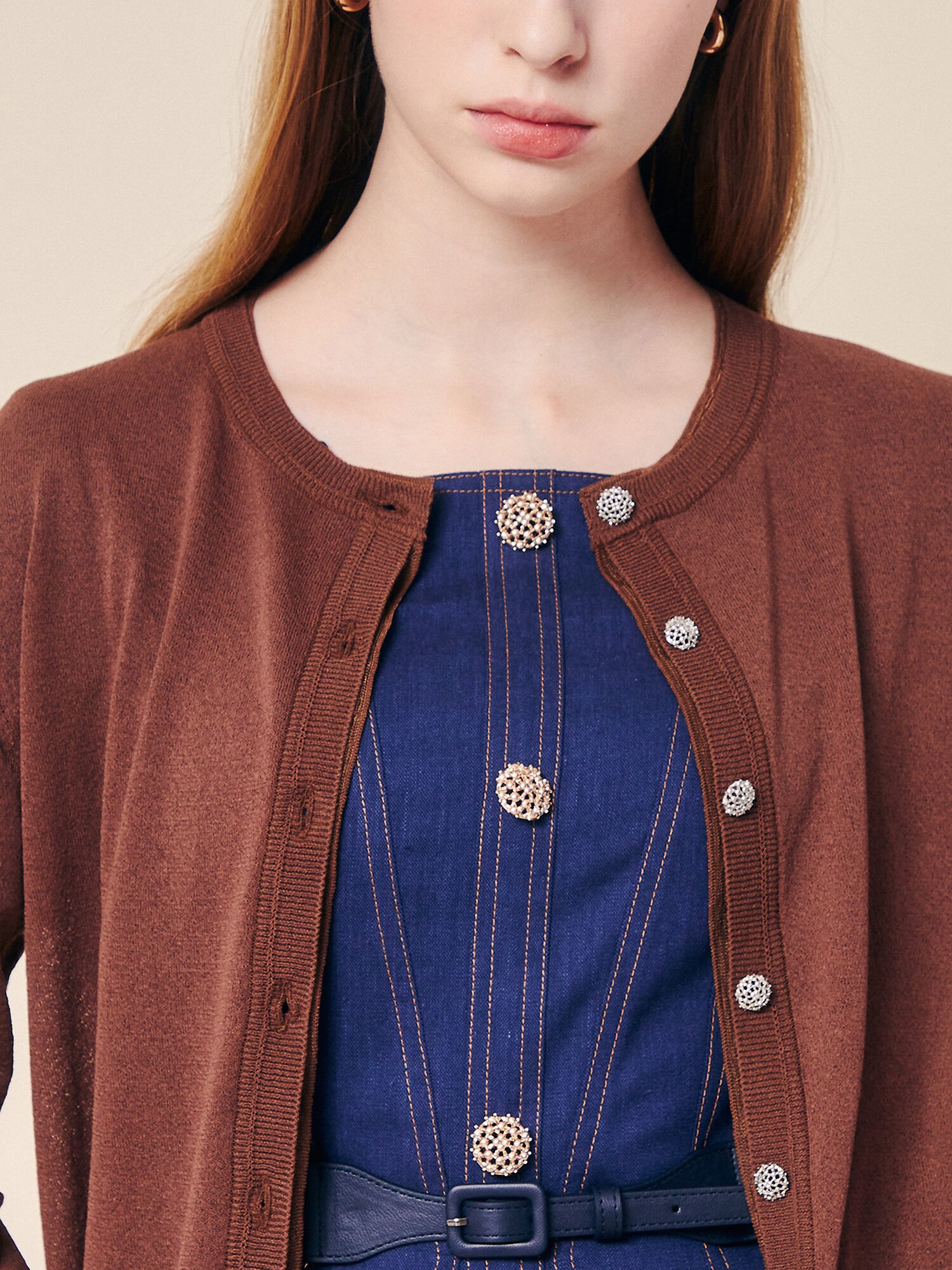 파인 트리밍 라운드 니트 카디건 (BROWN)