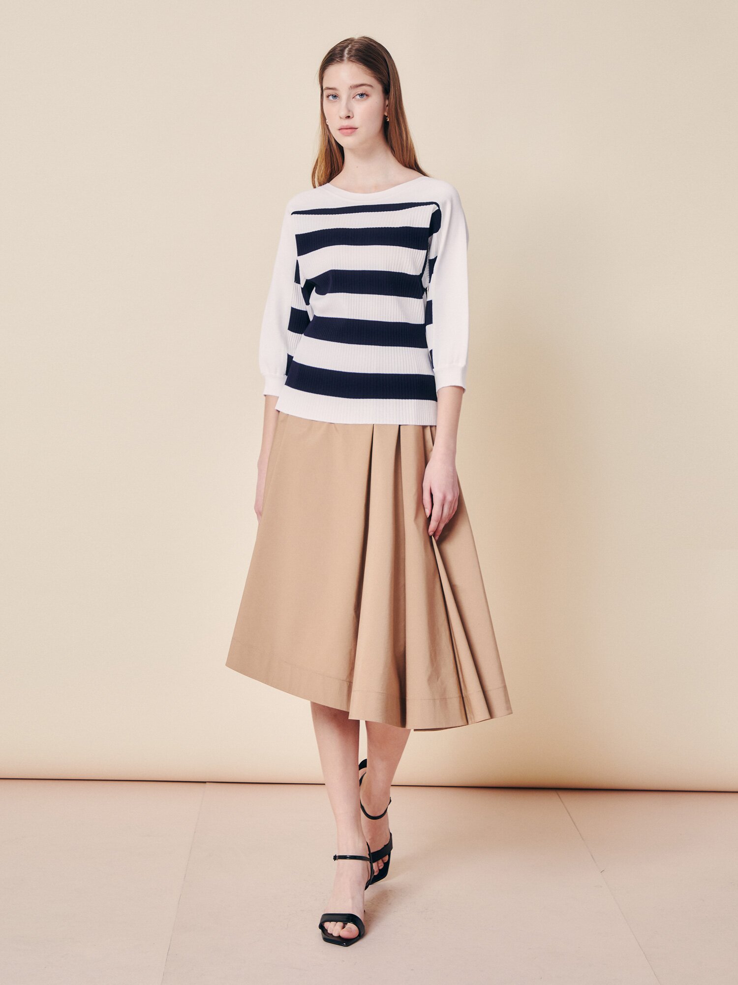 백 브이 스트라이프 니트 풀오버 (NAVY)