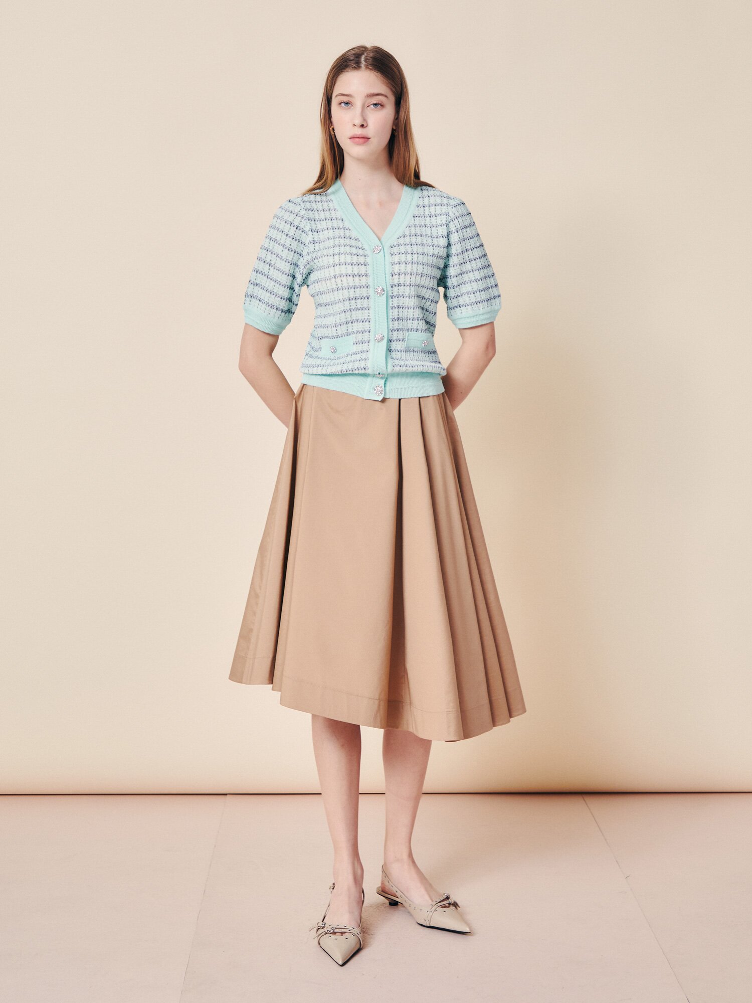 언밸런스 헴 플레어 미디 스커트 (BEIGE)