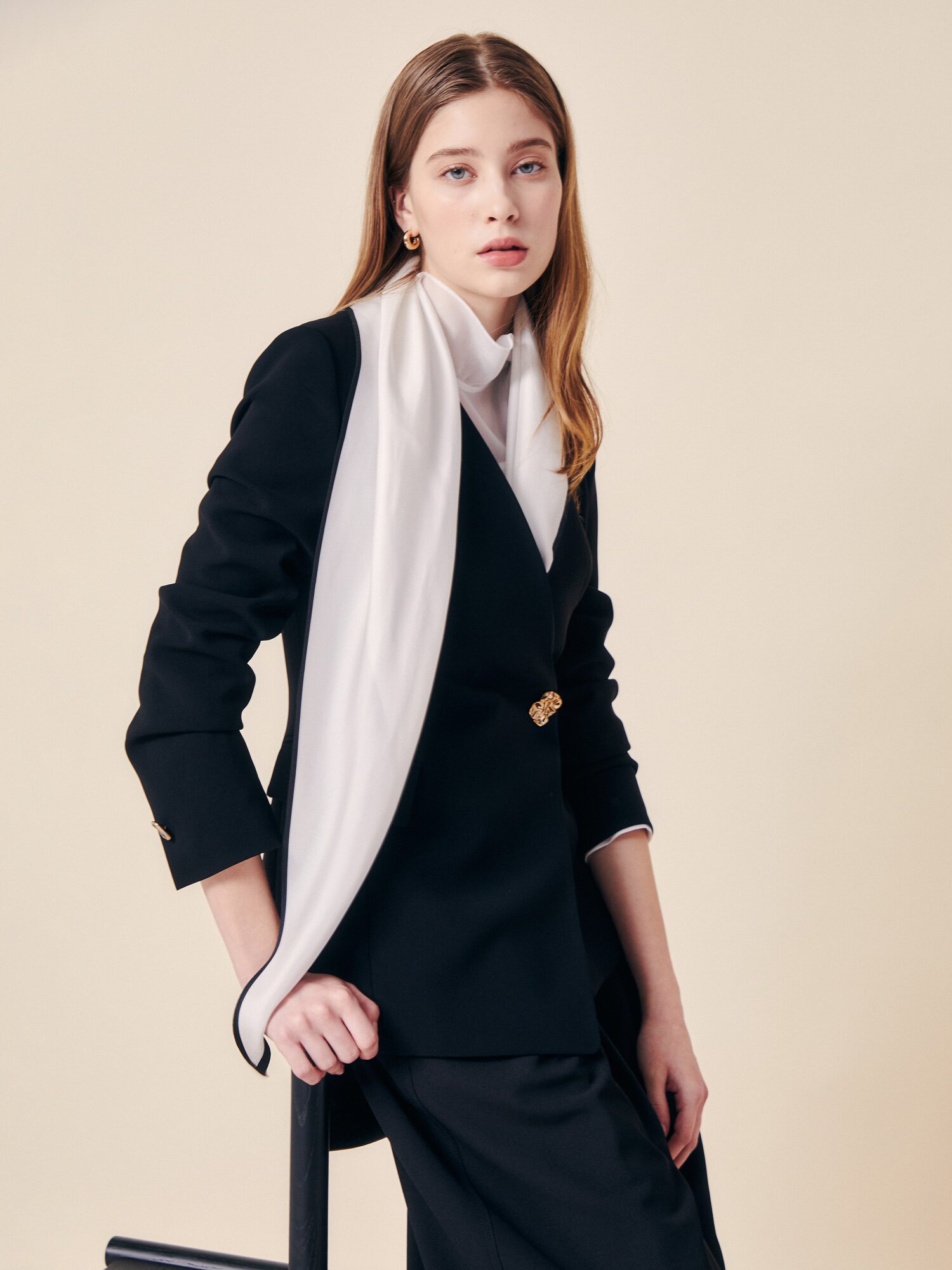 실크 드레이프 노 라펠 싱글 재킷 (BLACK)