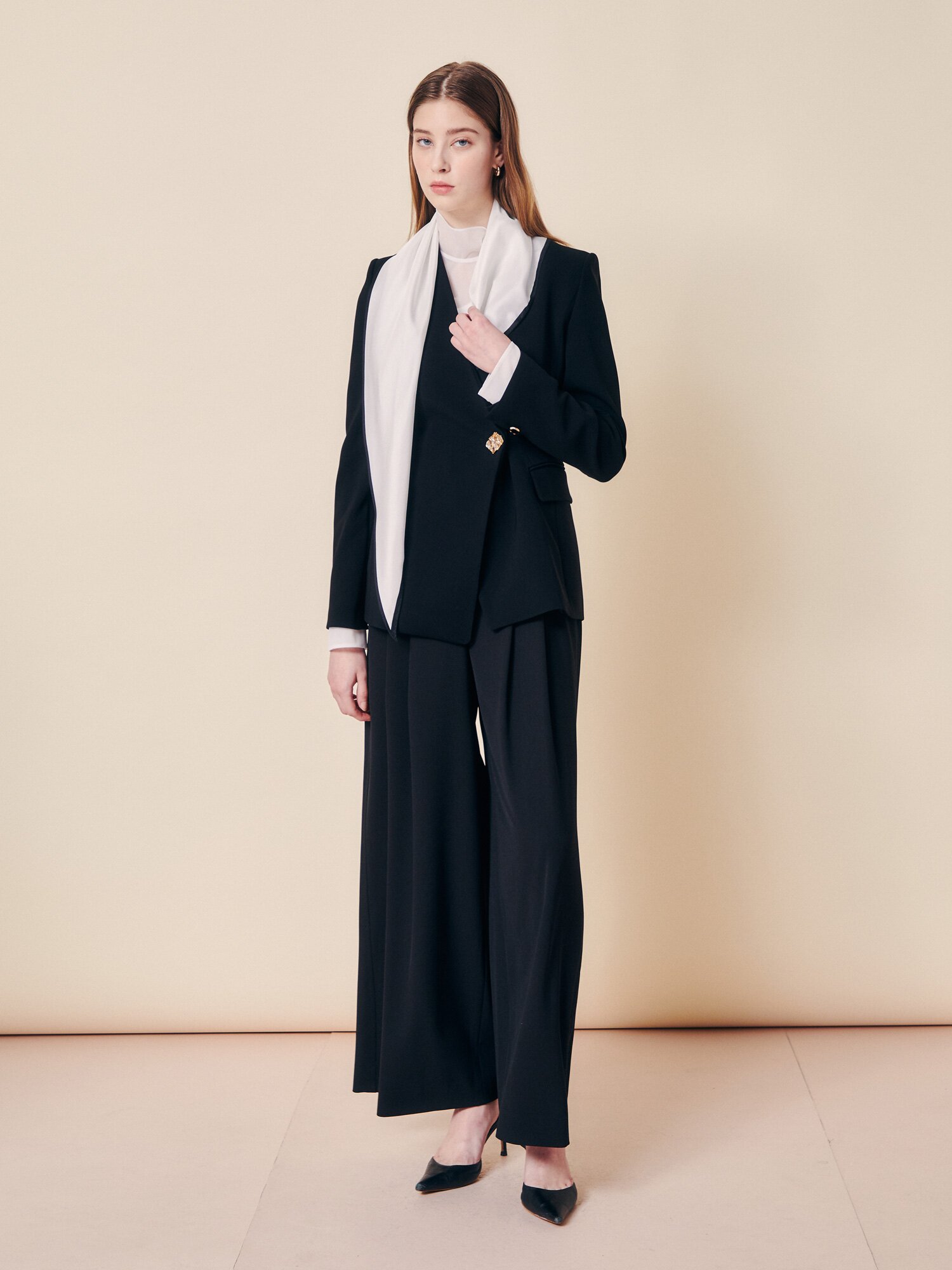 실크 드레이프 노 라펠 싱글 재킷 (BLACK)