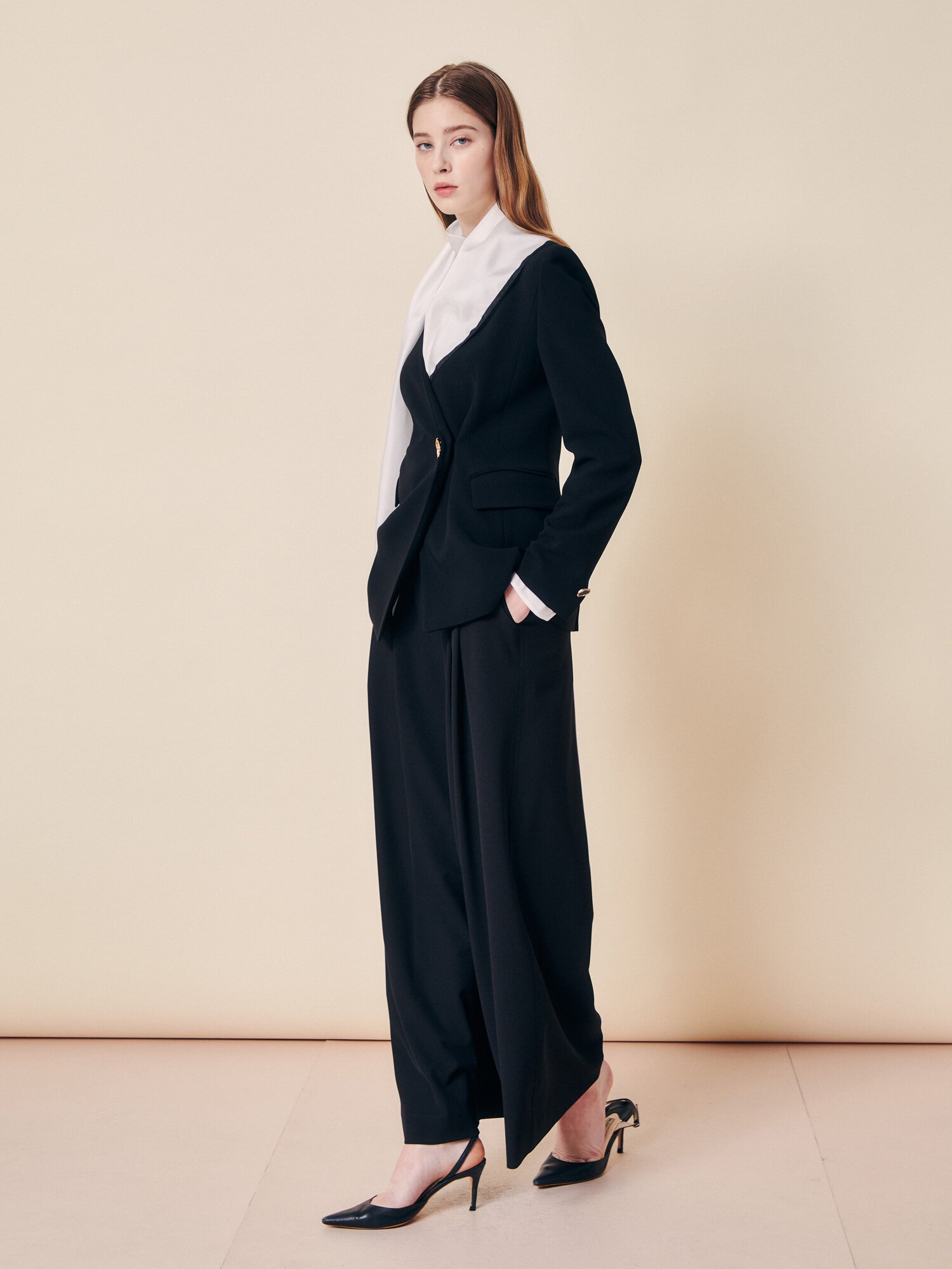 실크 드레이프 노 라펠 싱글 재킷 (BLACK)