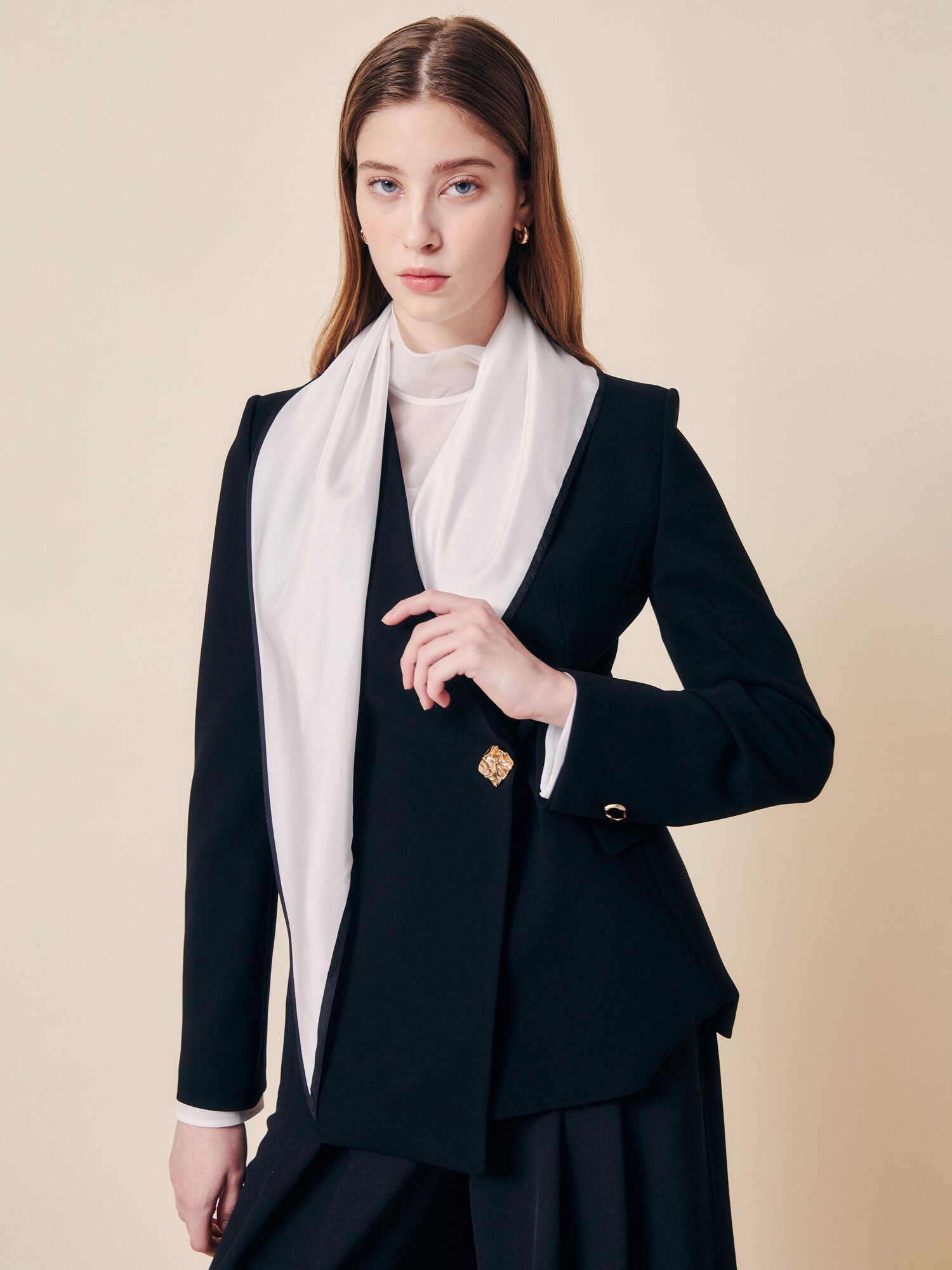 실크 드레이프 노 라펠 싱글 재킷 (BLACK)