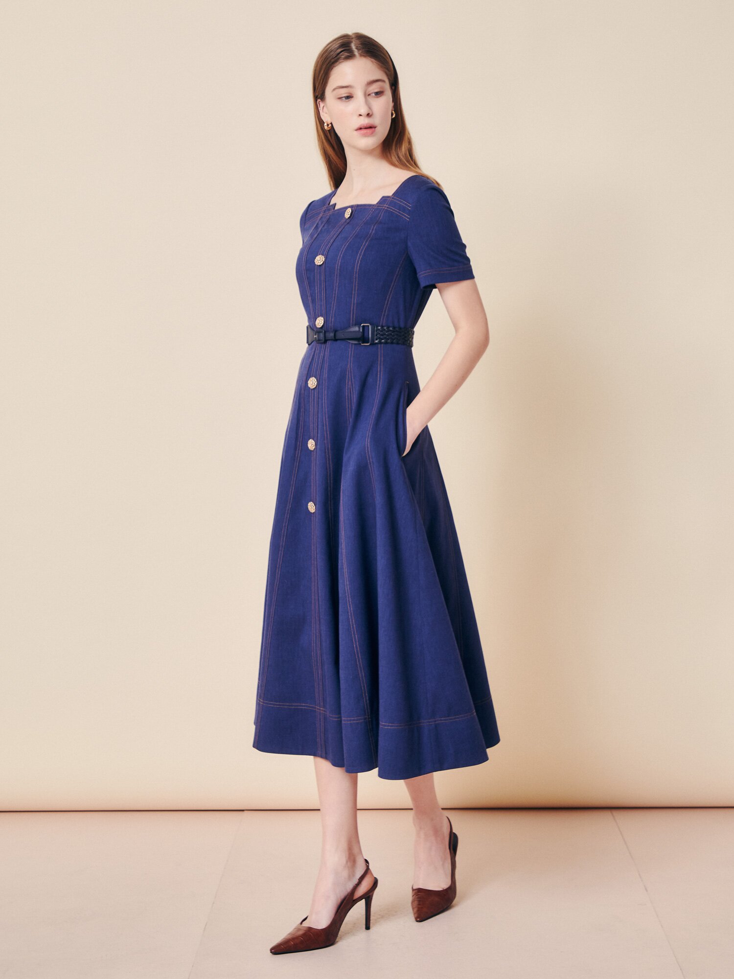 데님 스티치 벨티드 미디 원피스 (INDIGO)