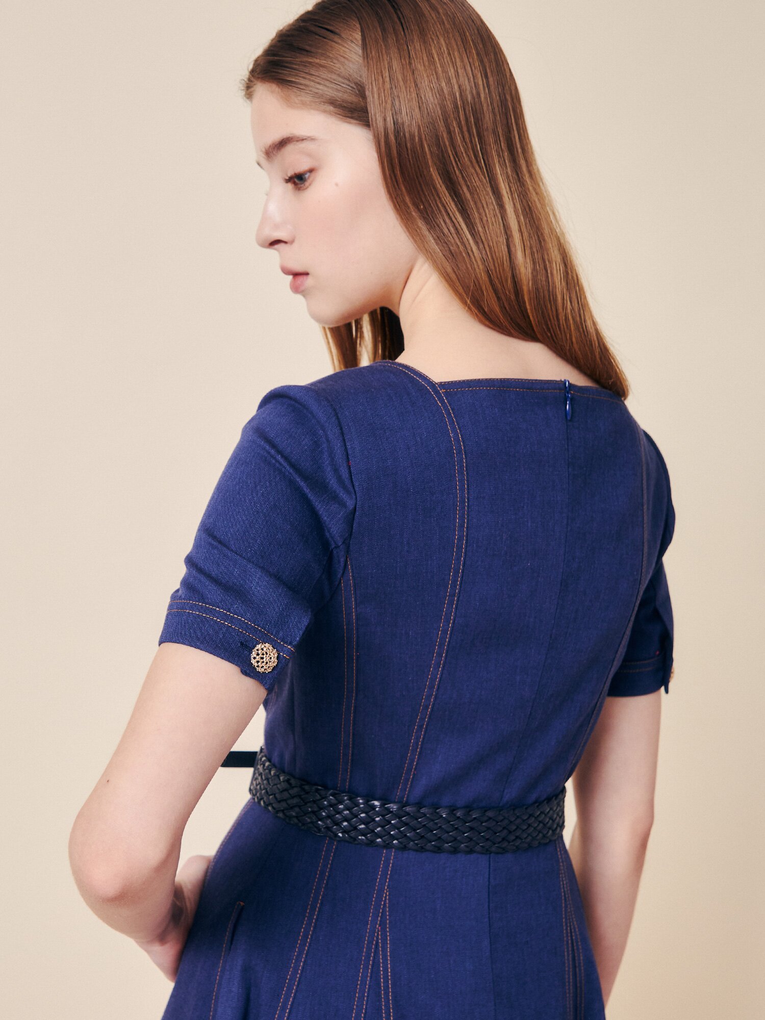 데님 스티치 벨티드 미디 원피스 (INDIGO)