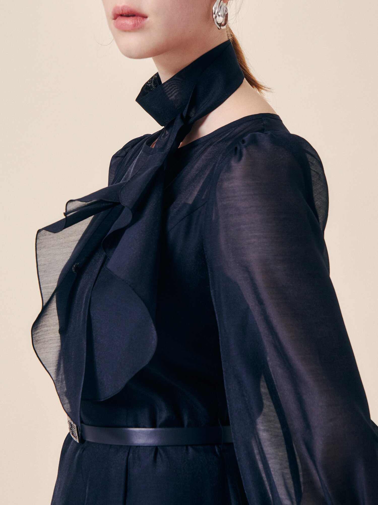 에어리 시어 드레이프 타이 드레스 (DARK NAVY)