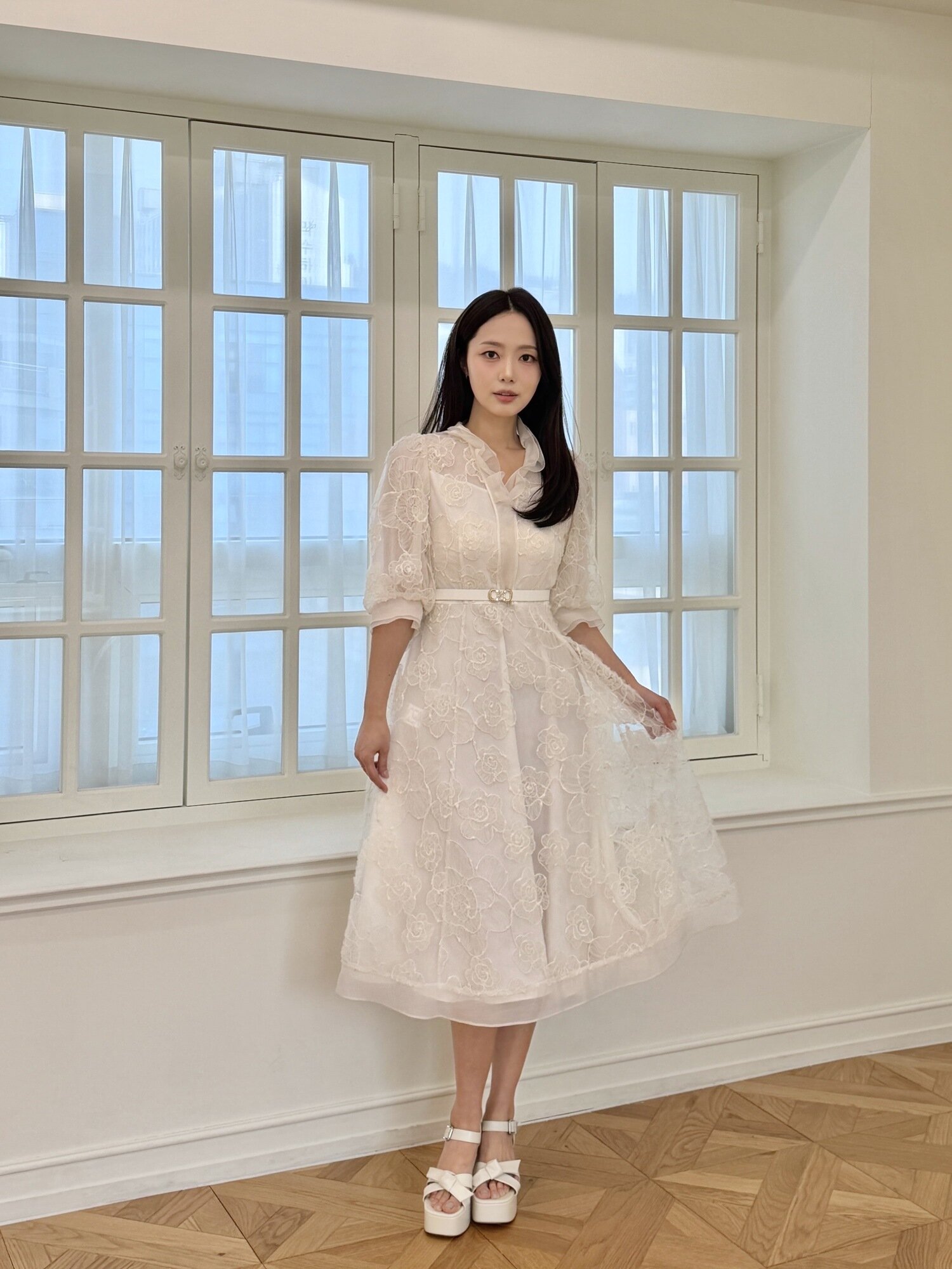 플라워 퍼프 프릴넥 플레어 원피스 (IVORY)