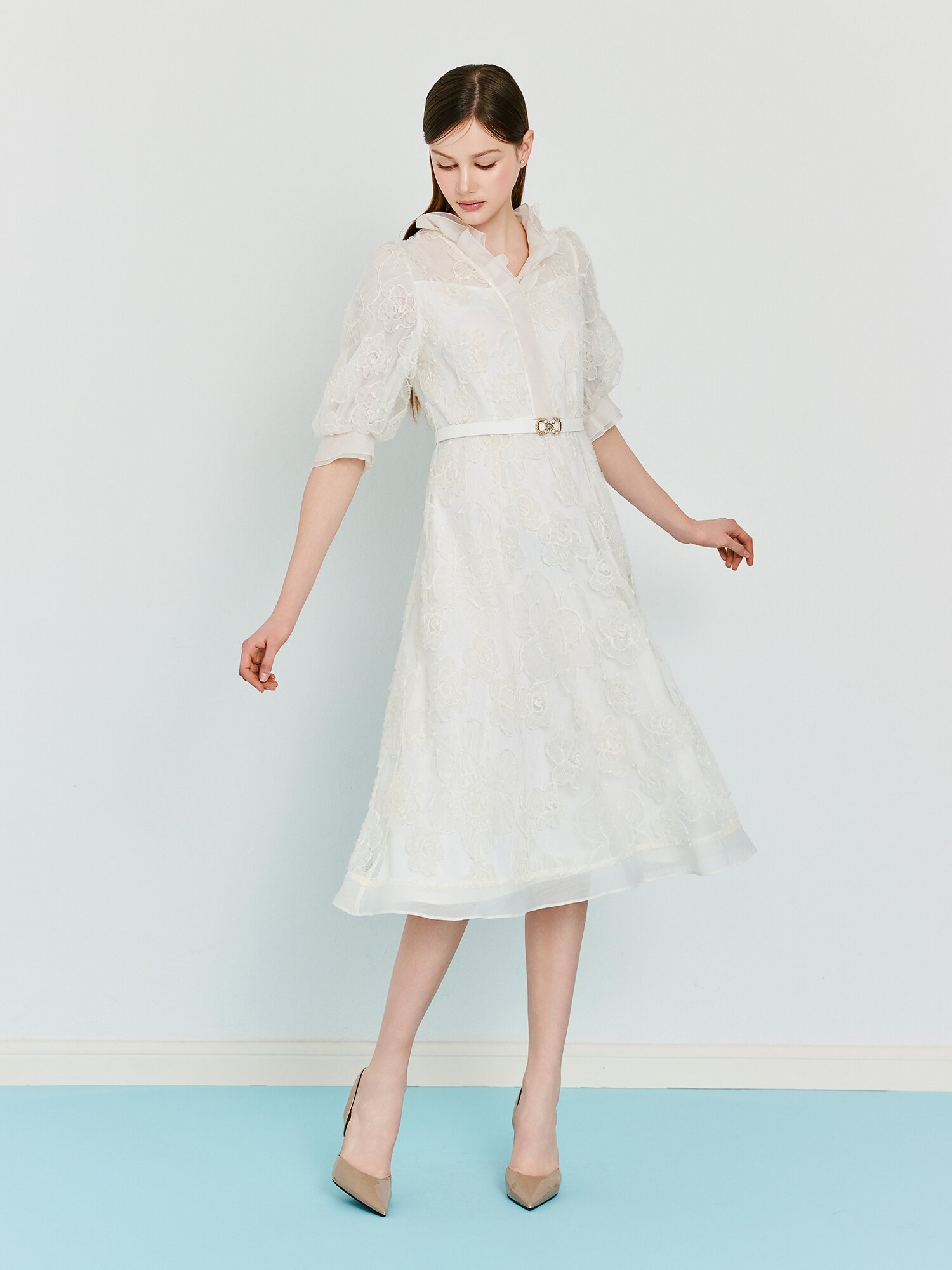 플라워 퍼프 프릴넥 플레어 원피스 (IVORY)