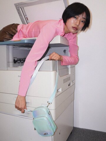 이에이에 루크 크로스바디 백 머메이드 블루 
