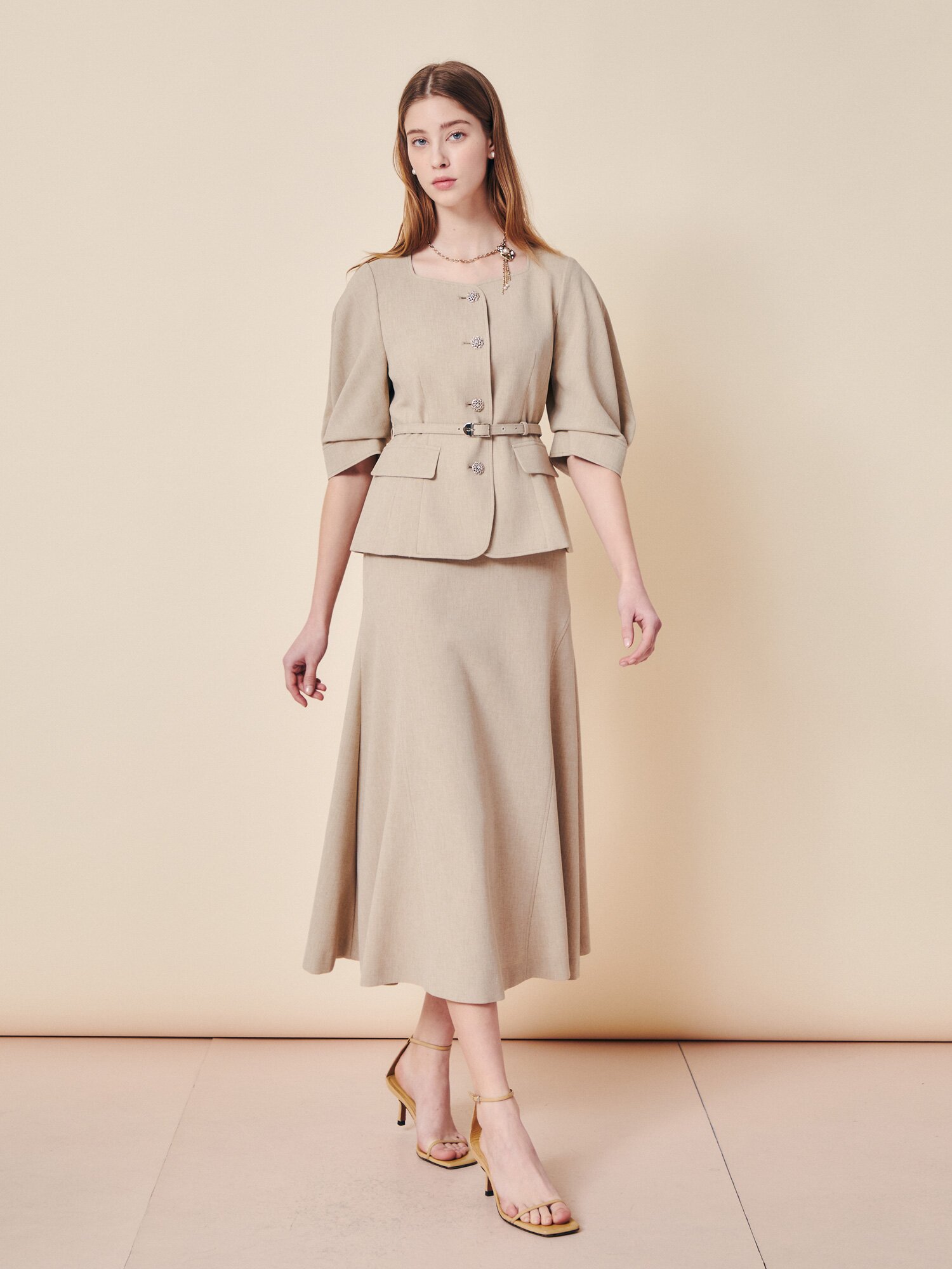 시그니처 벨티드 컨투어 재킷 (BEIGE)