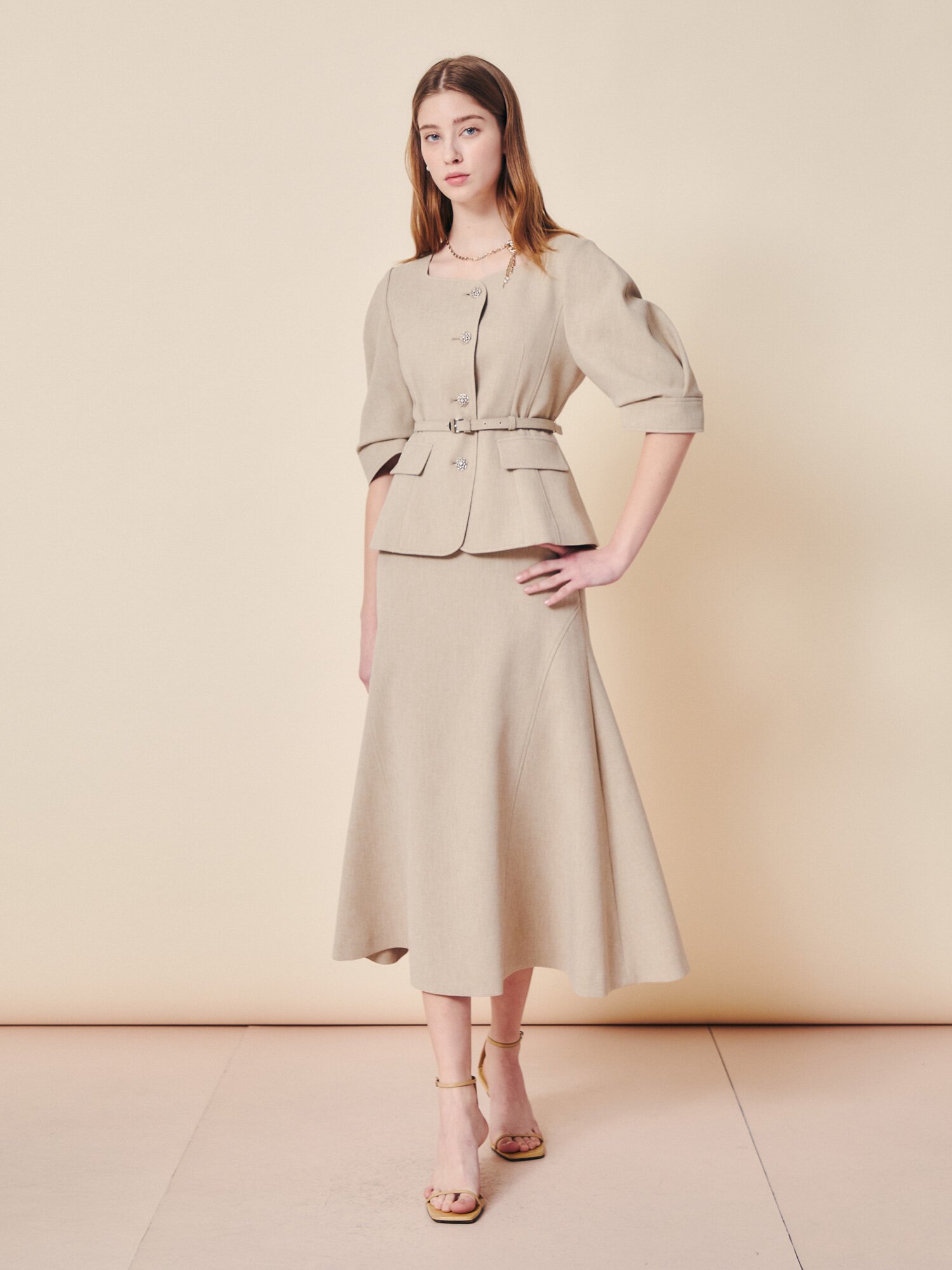 시그니처 벨티드 컨투어 재킷 (BEIGE)