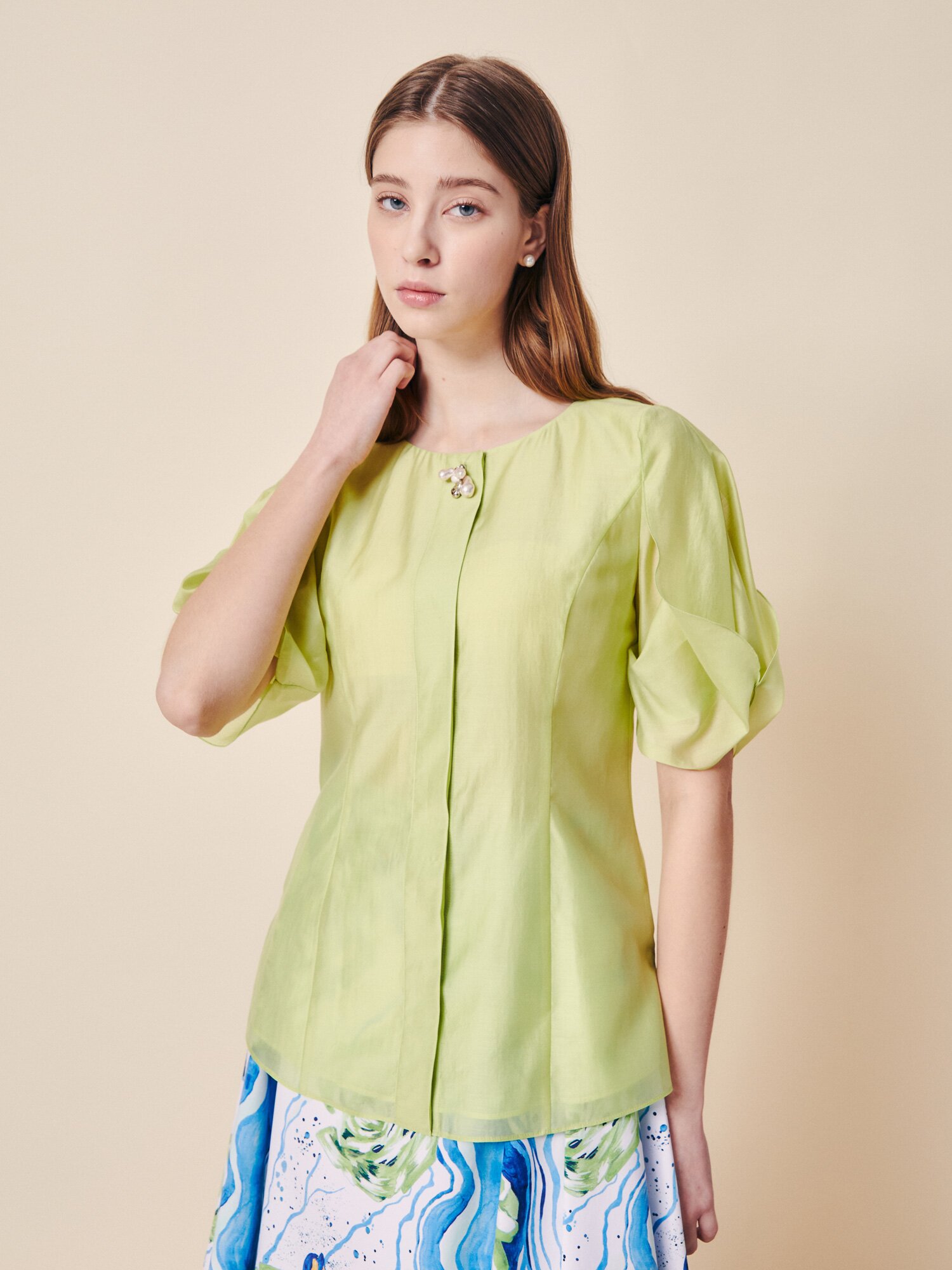 펄 오너먼트 쿠튀르 블라우스 (LIME)