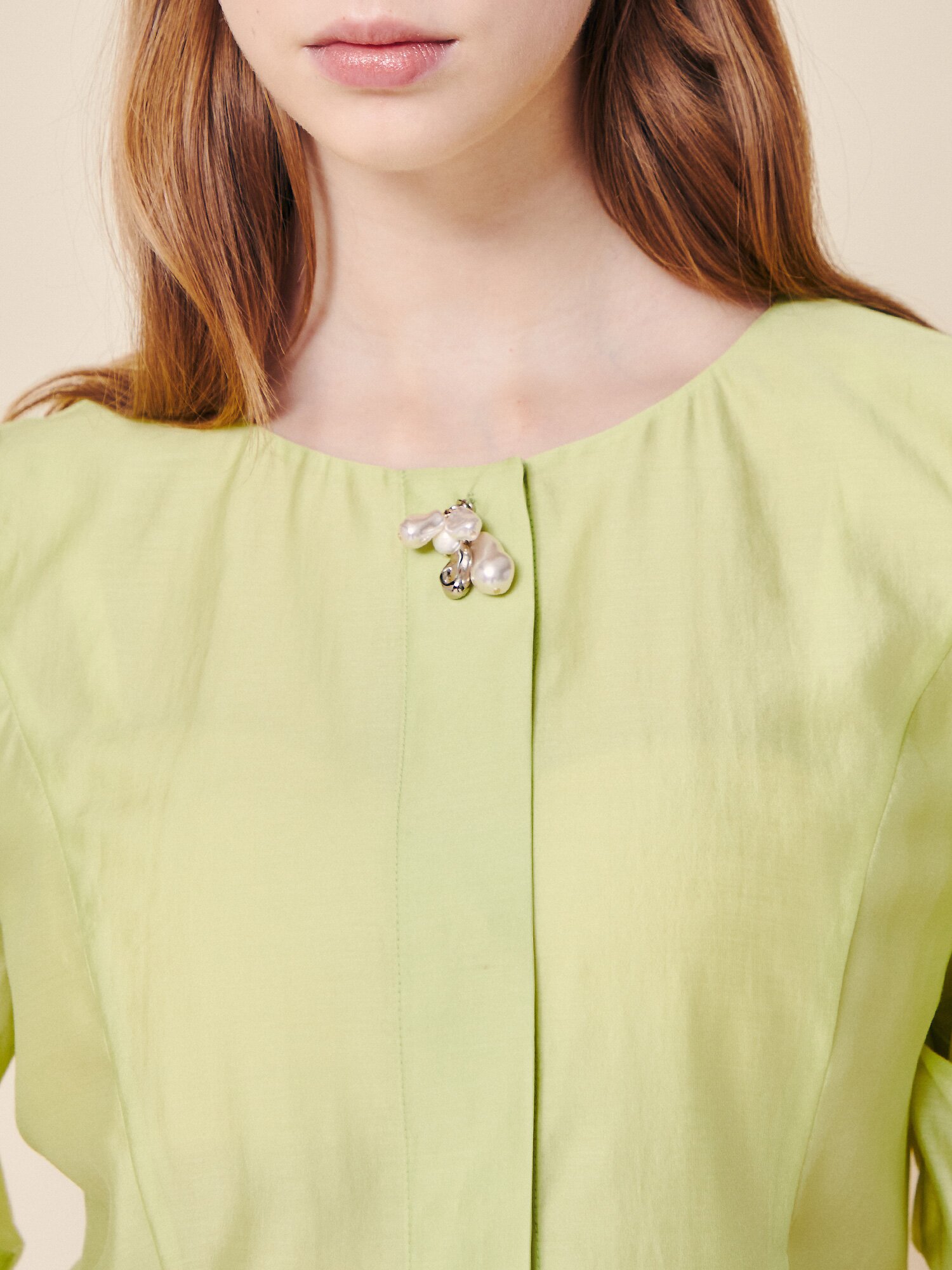 펄 오너먼트 쿠튀르 블라우스 (LIME)