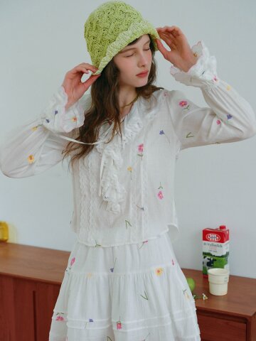 Cest_Flower lace frill blouse
