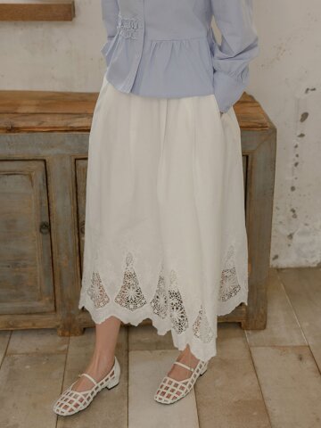 PM_White scallop lace hem skirt