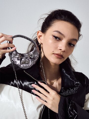 이에이에 베이비 샤샤 백 미니백 메탈
