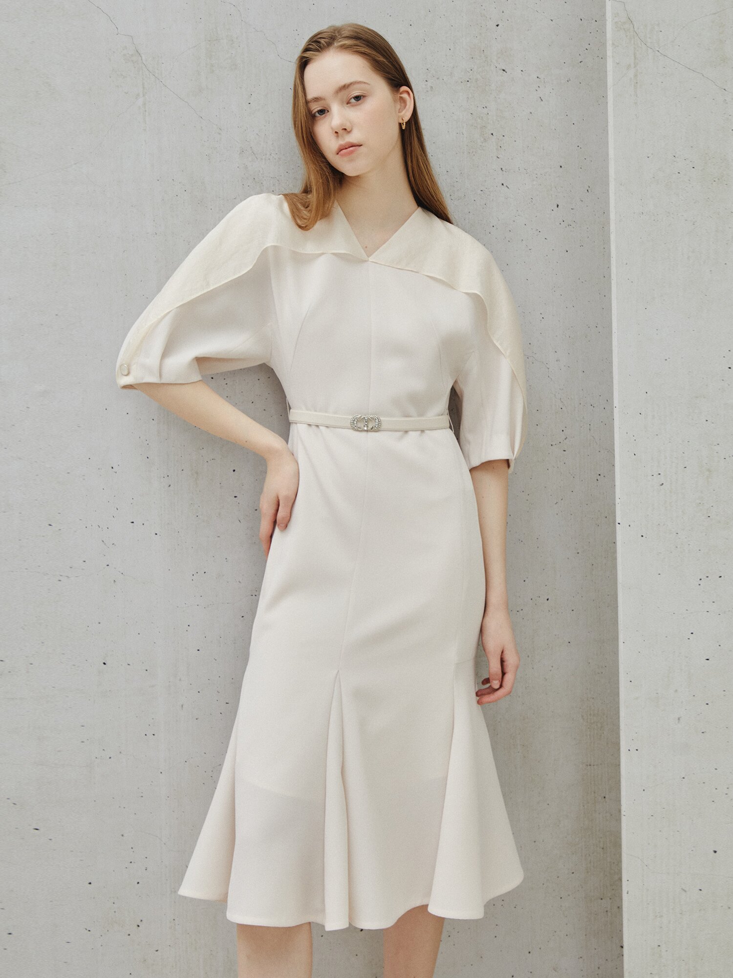 시어 케이프 숄더 머메이드 드레스 (LIGHT PINK)