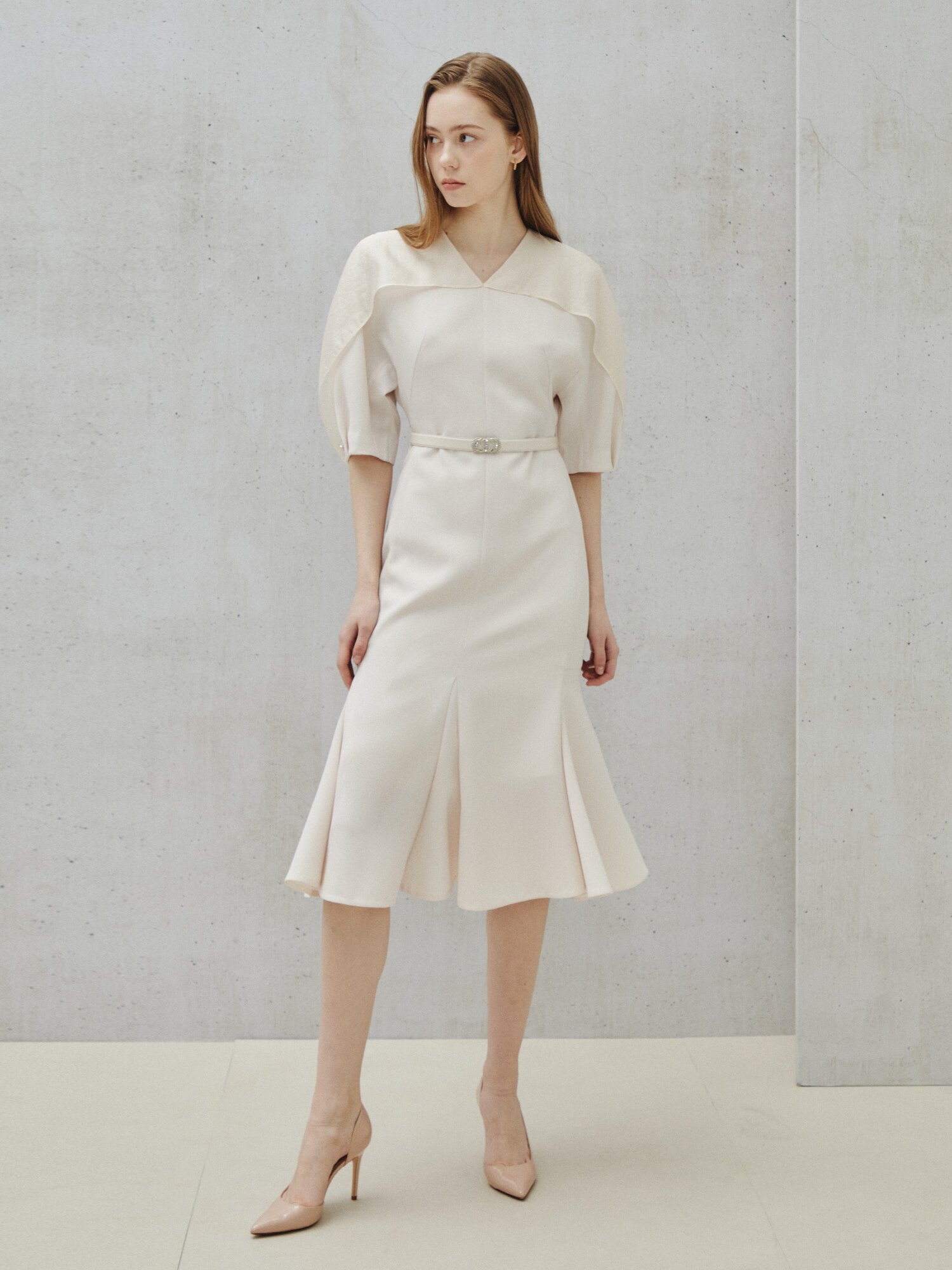 시어 케이프 숄더 머메이드 드레스 (LIGHT PINK)