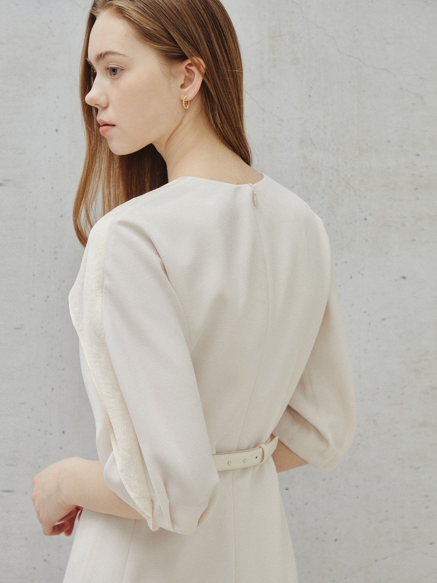 시어 케이프 숄더 머메이드 드레스 (LIGHT PINK)