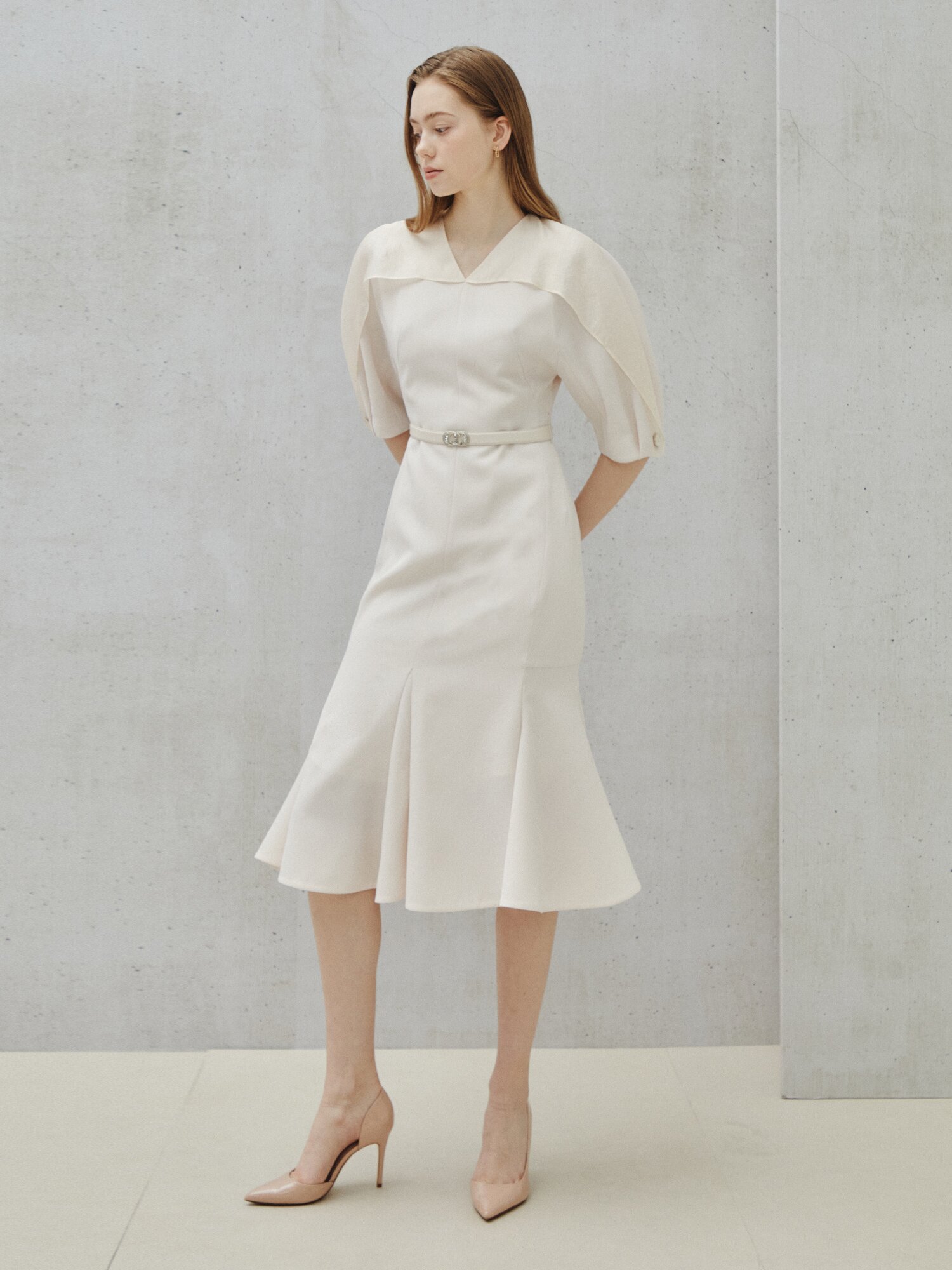 시어 케이프 숄더 머메이드 드레스 (LIGHT PINK)