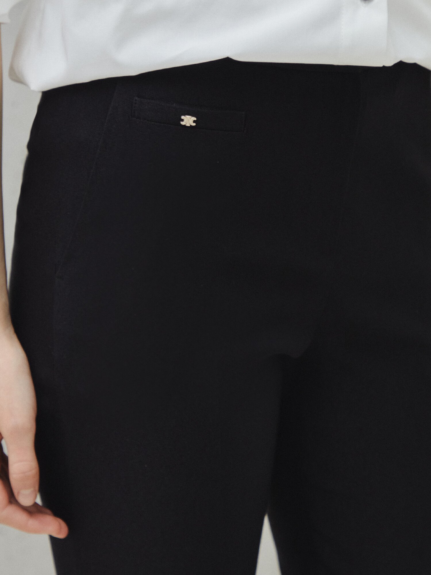 에센셜 스트레치 크롭 트라우저 (BLACK)