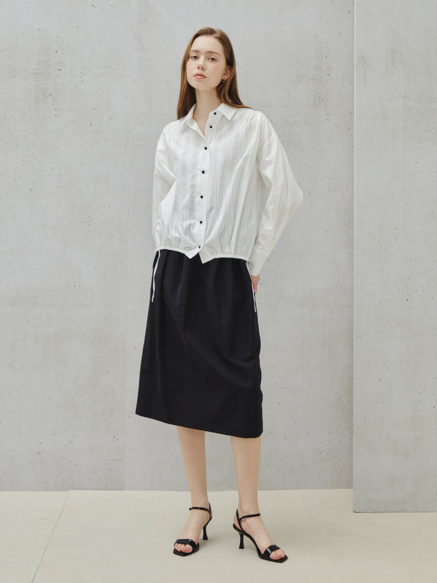 래더 스트라이프 스트링 블라우스 (WHITE)