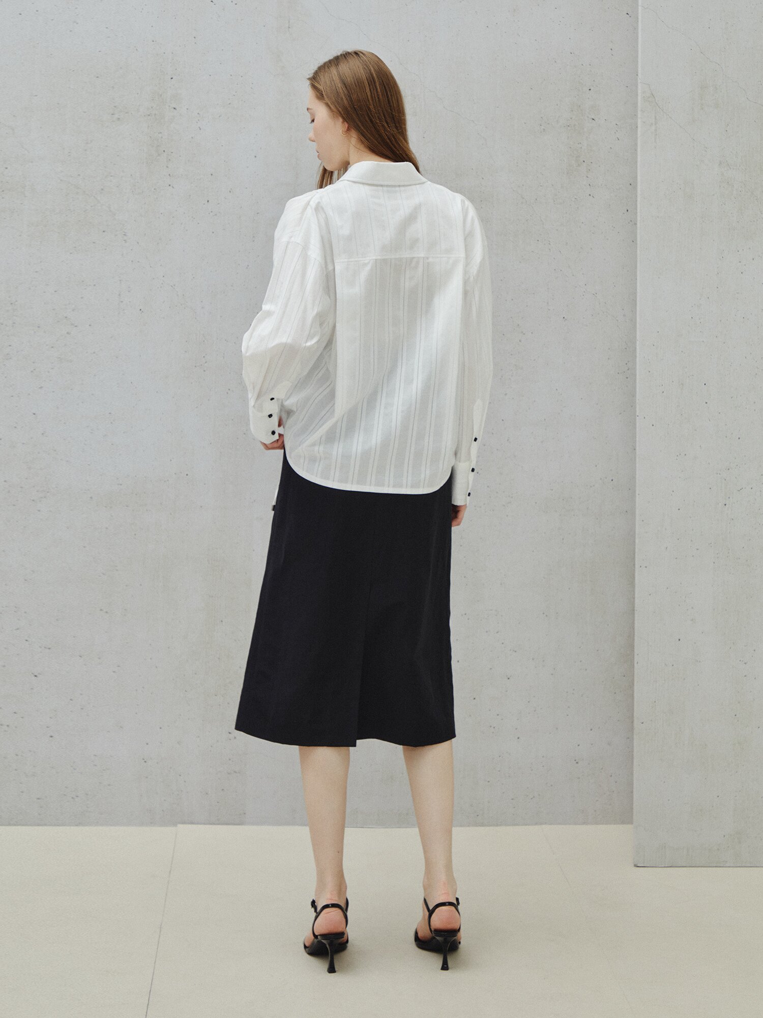 래더 스트라이프 스트링 블라우스 (WHITE)