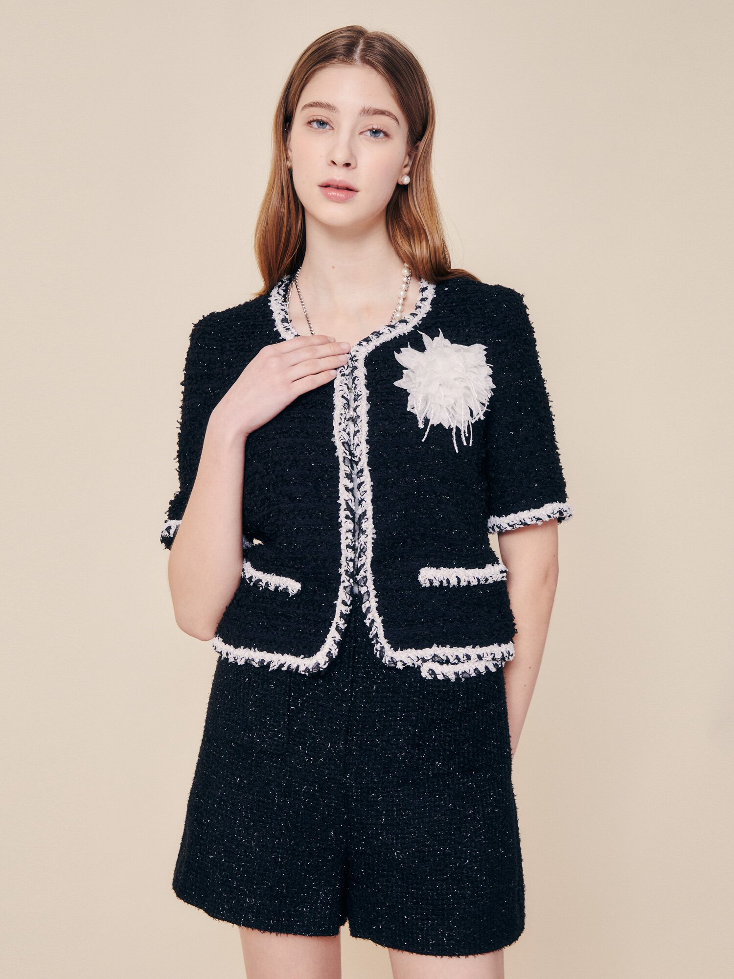 프렌치 트위드 코사지 크롭 재킷 (BLACK)