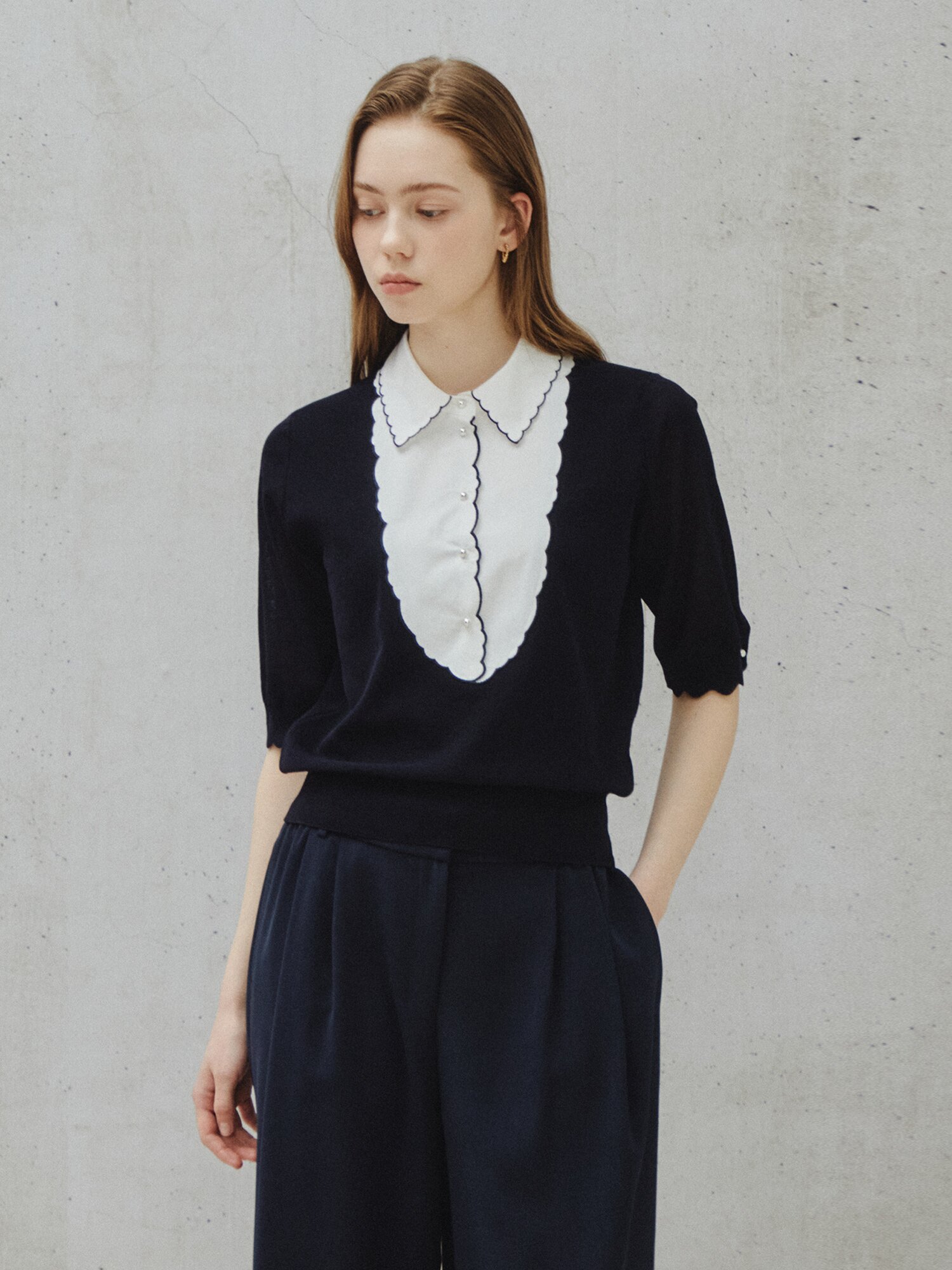 스캘럽 카라 메시 레이어드 니트 (NAVY)