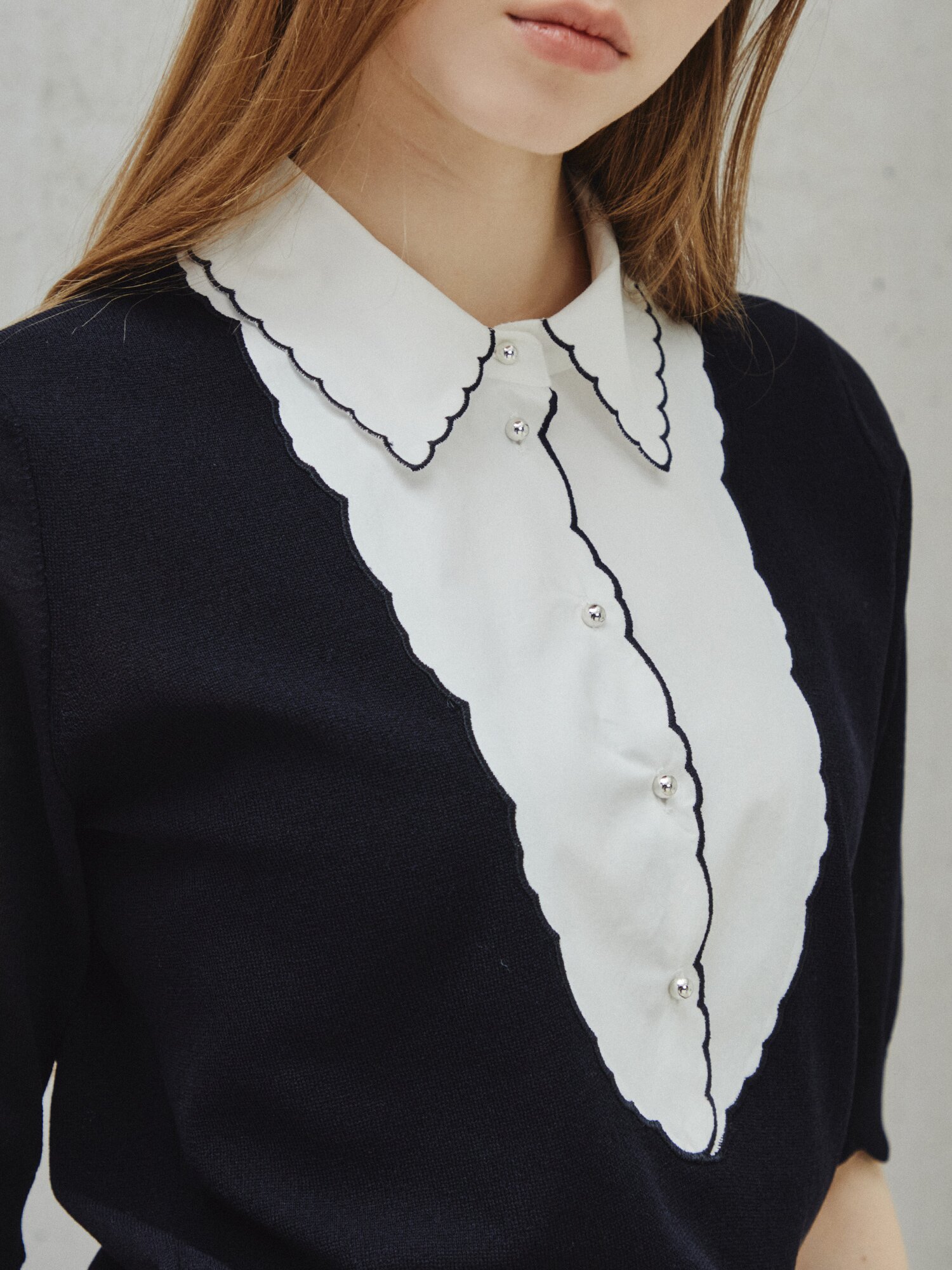 스캘럽 카라 메시 레이어드 니트 (NAVY)