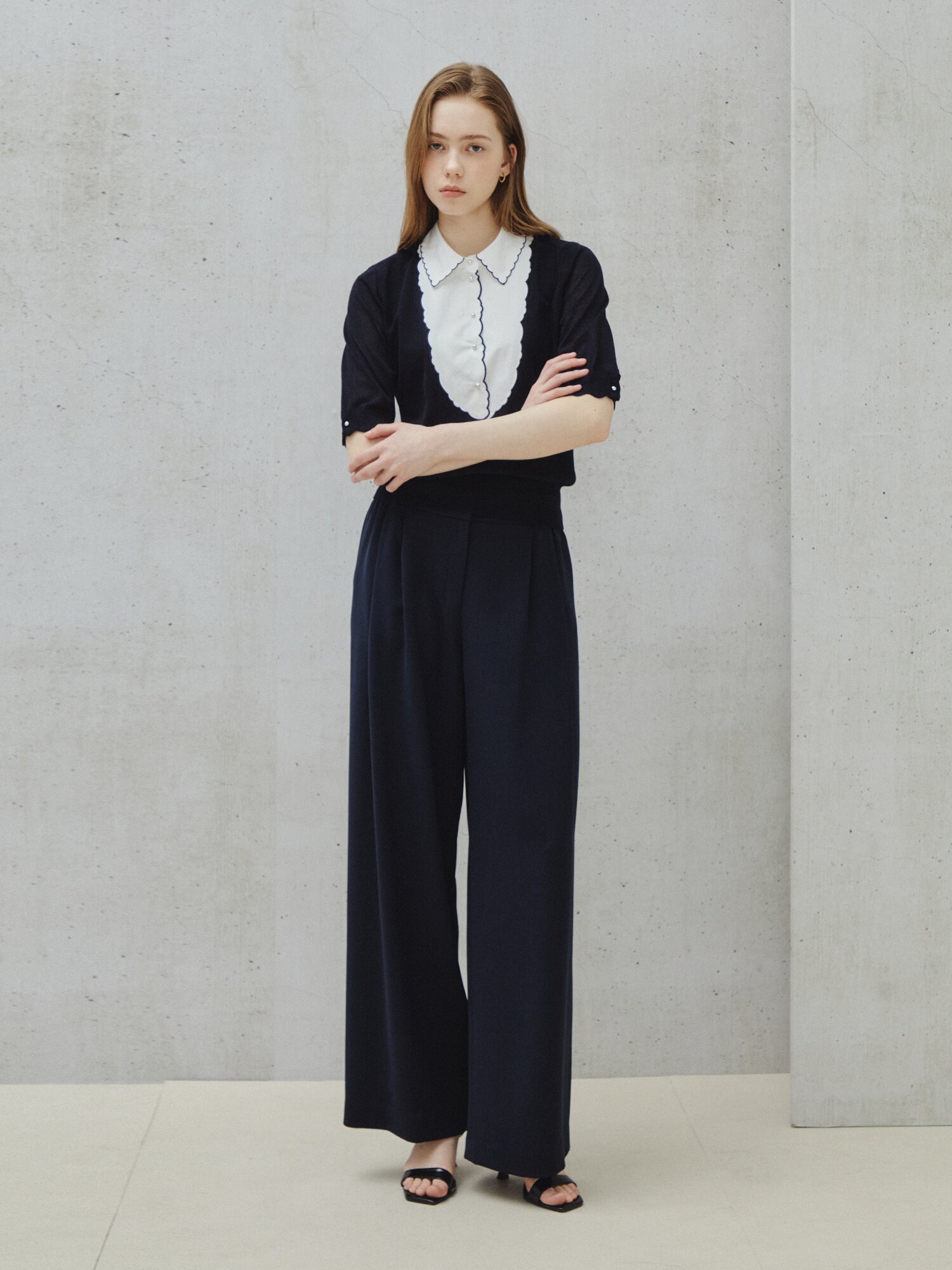 스캘럽 카라 메시 레이어드 니트 (NAVY)