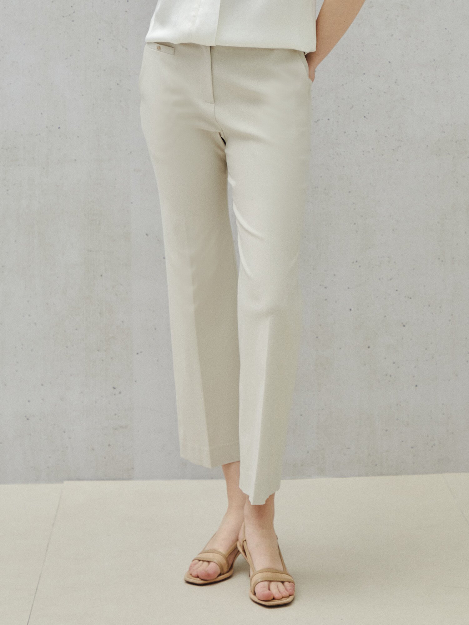 에센셜 스트레치 크롭 트라우저 (OATMEAL)