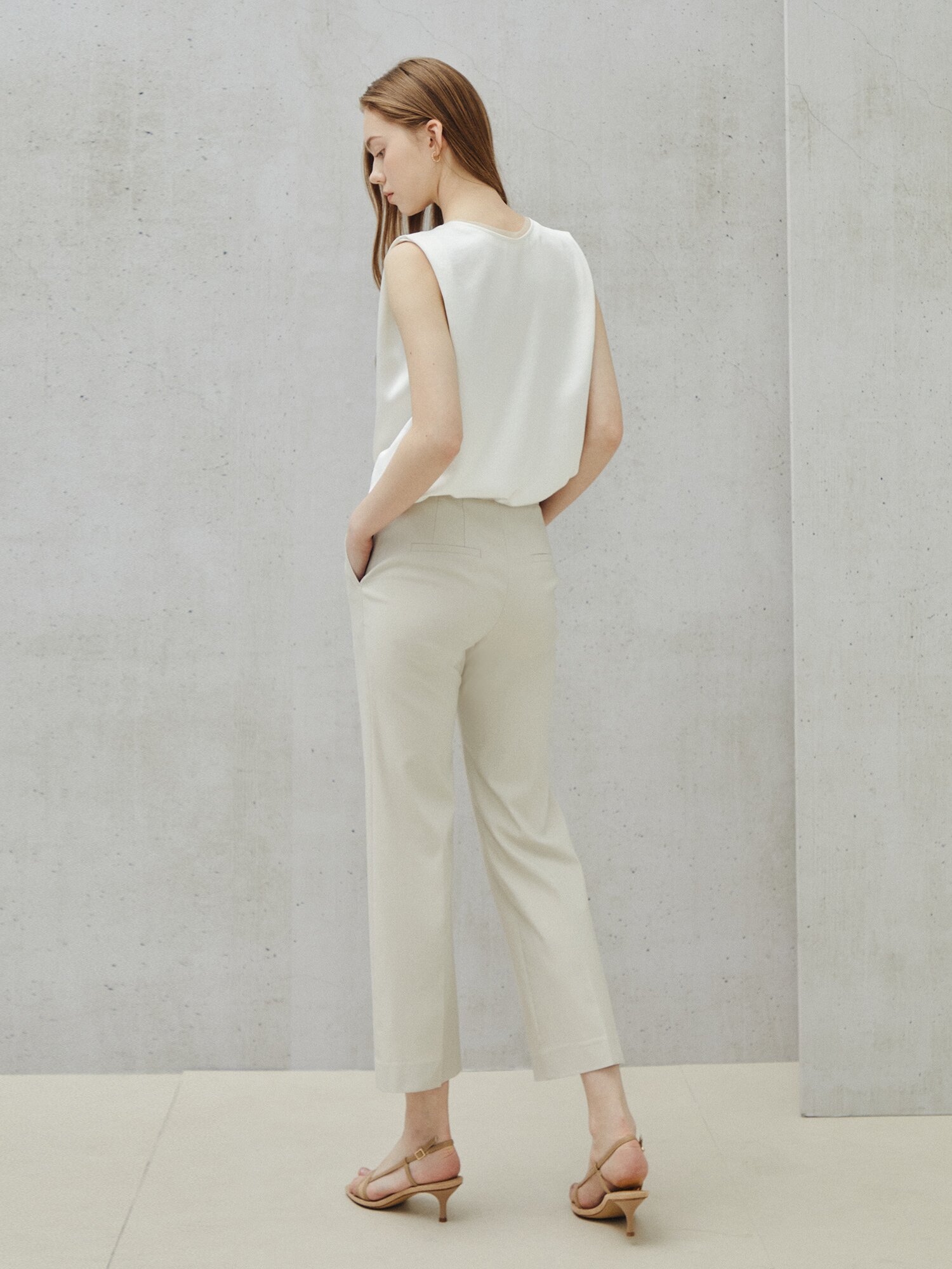 에센셜 스트레치 크롭 트라우저 (OATMEAL)