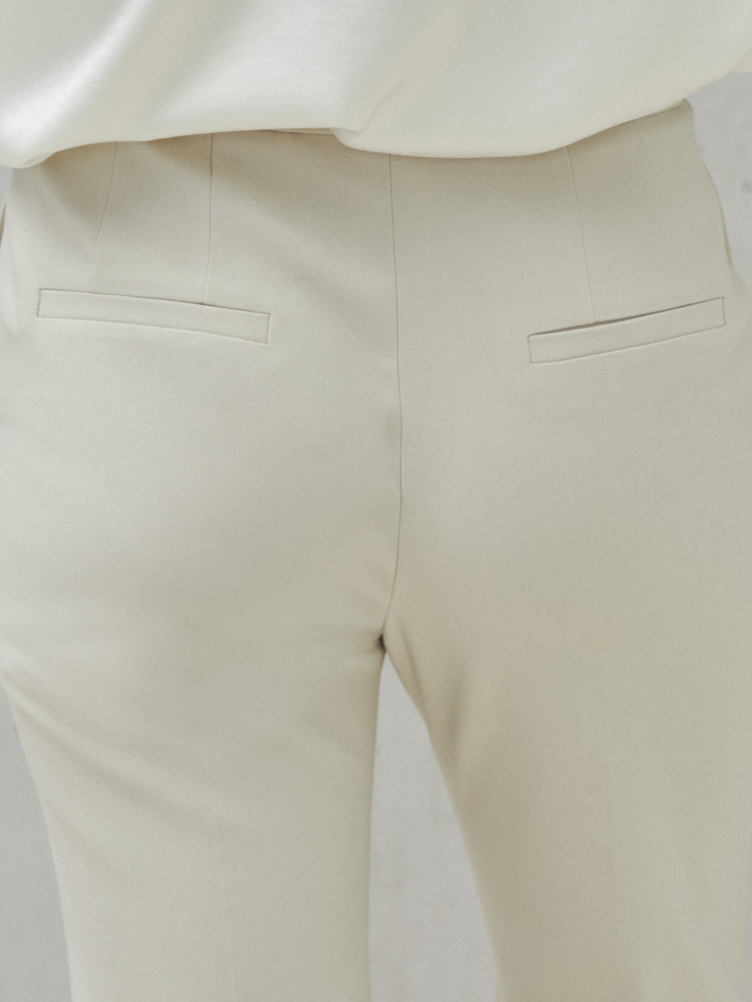 에센셜 스트레치 크롭 트라우저 (OATMEAL)