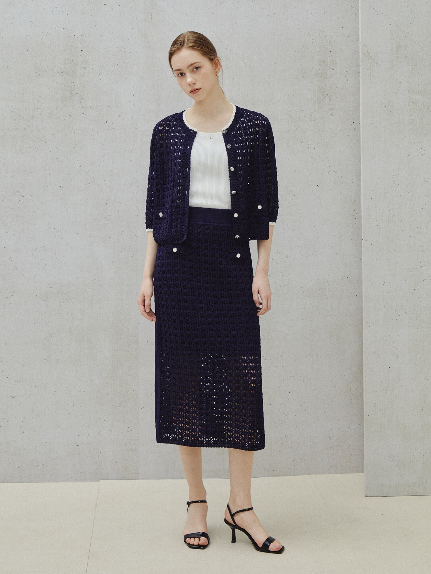 텍스처드 크로셰 하프 슬리브 카디건 (DARK NAVY)