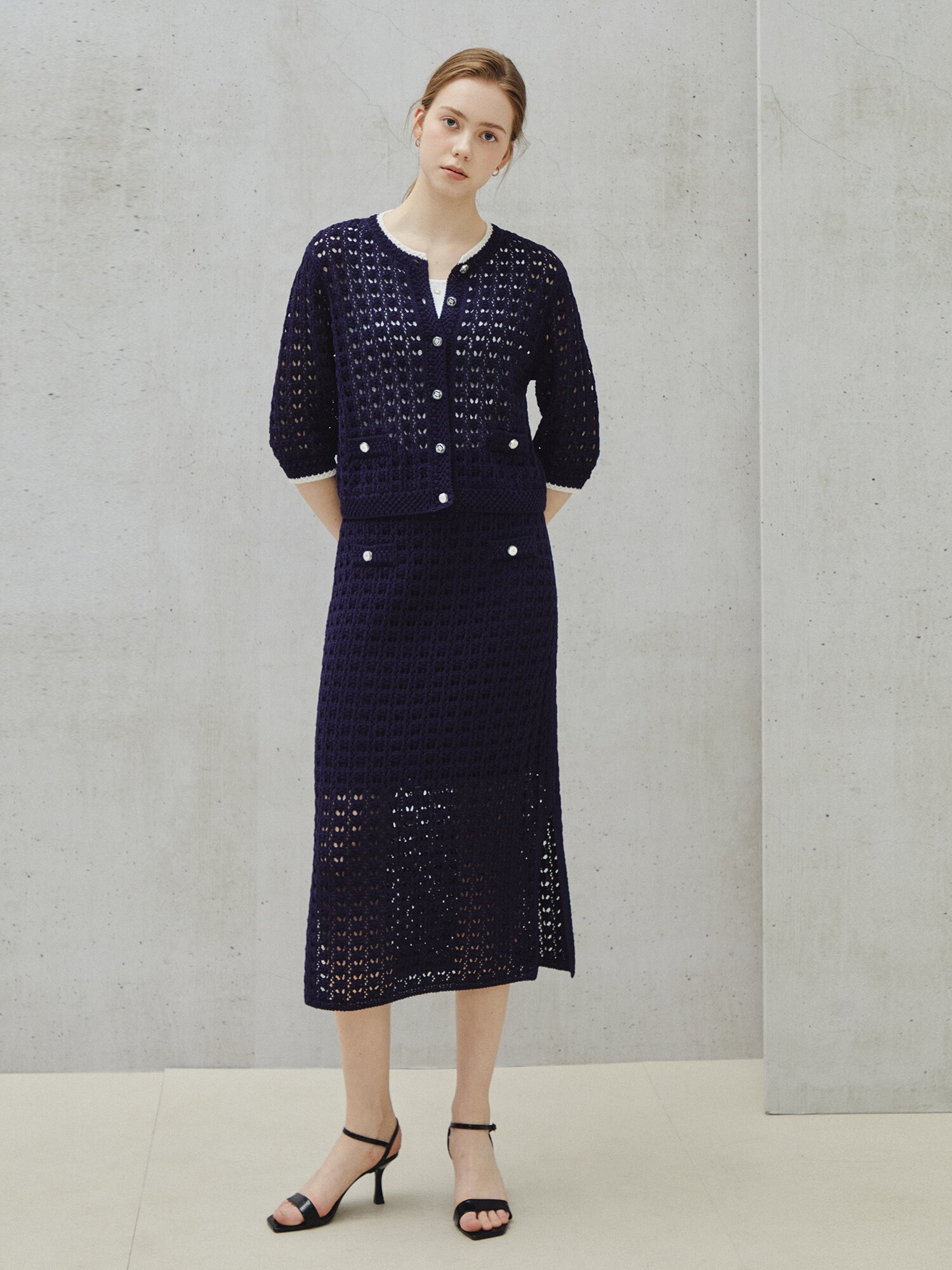 텍스처드 크로셰 하프 슬리브 카디건 (DARK NAVY)