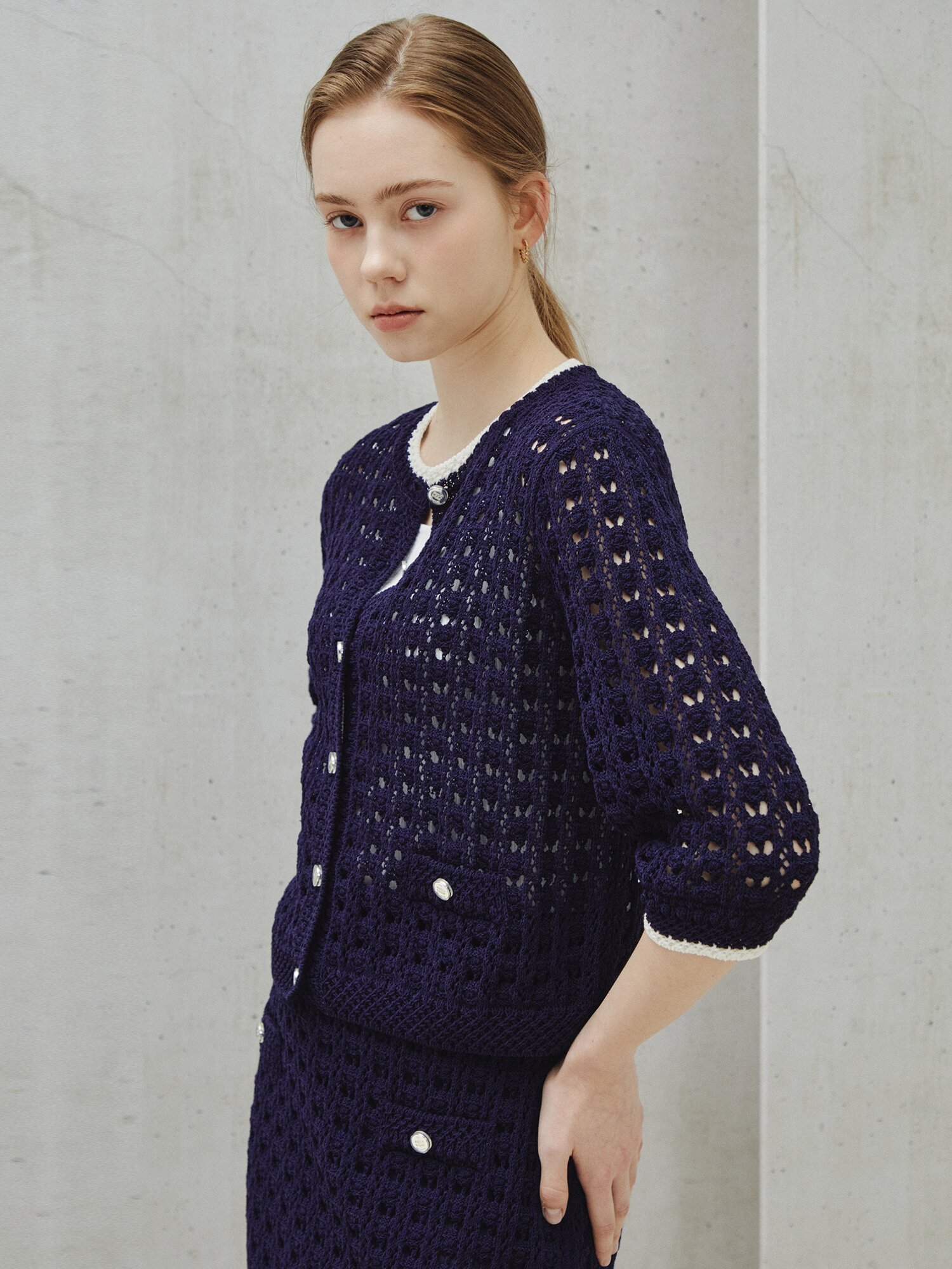 텍스처드 크로셰 하프 슬리브 카디건 (DARK NAVY)