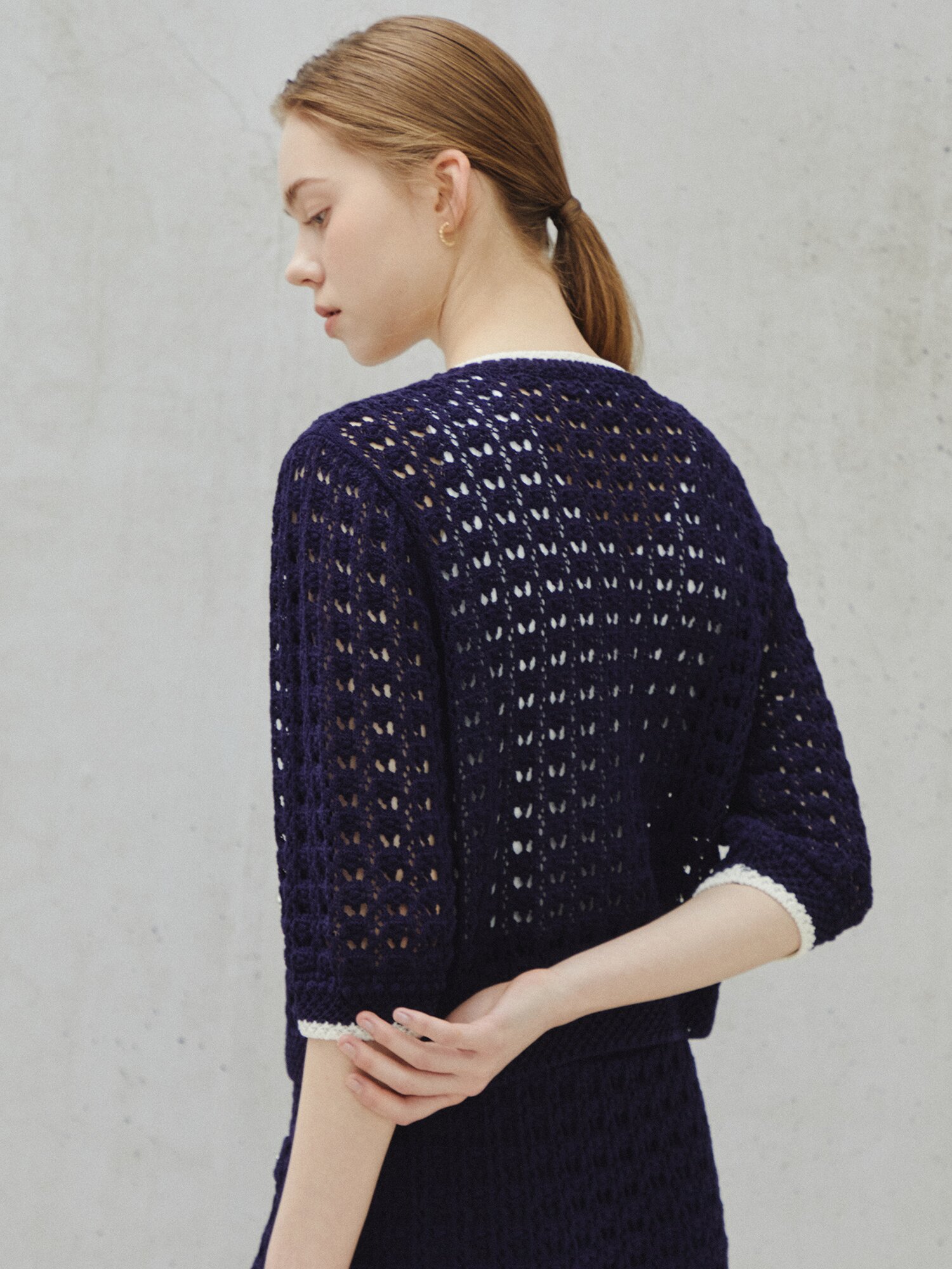 텍스처드 크로셰 하프 슬리브 카디건 (DARK NAVY)