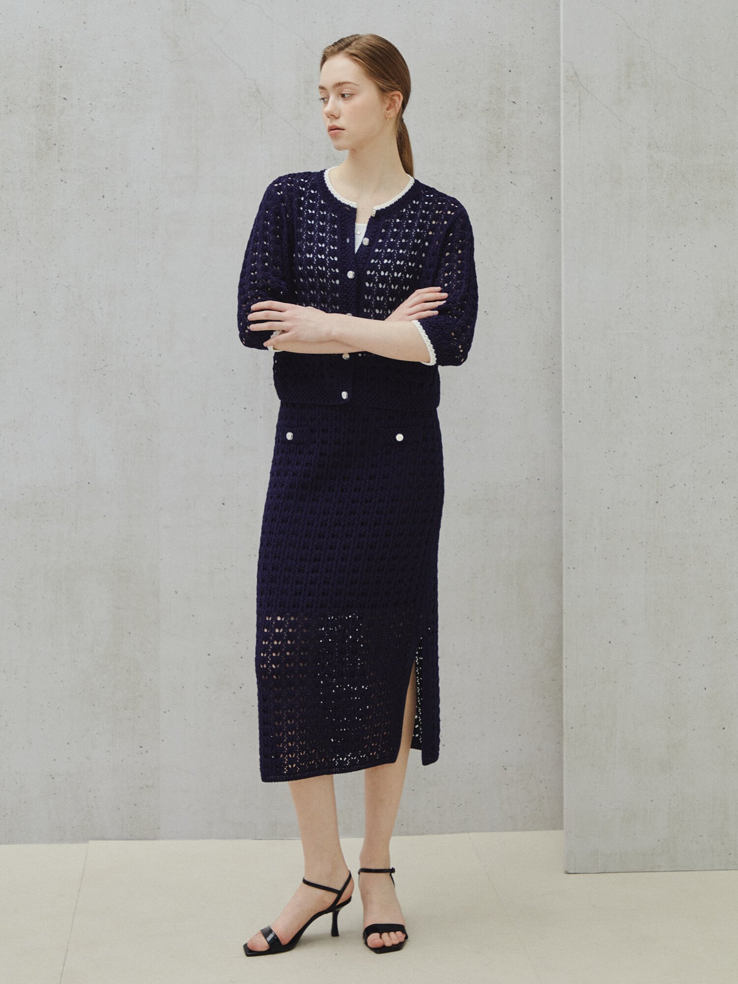 텍스처드 크로셰 하프 슬리브 카디건 (DARK NAVY)