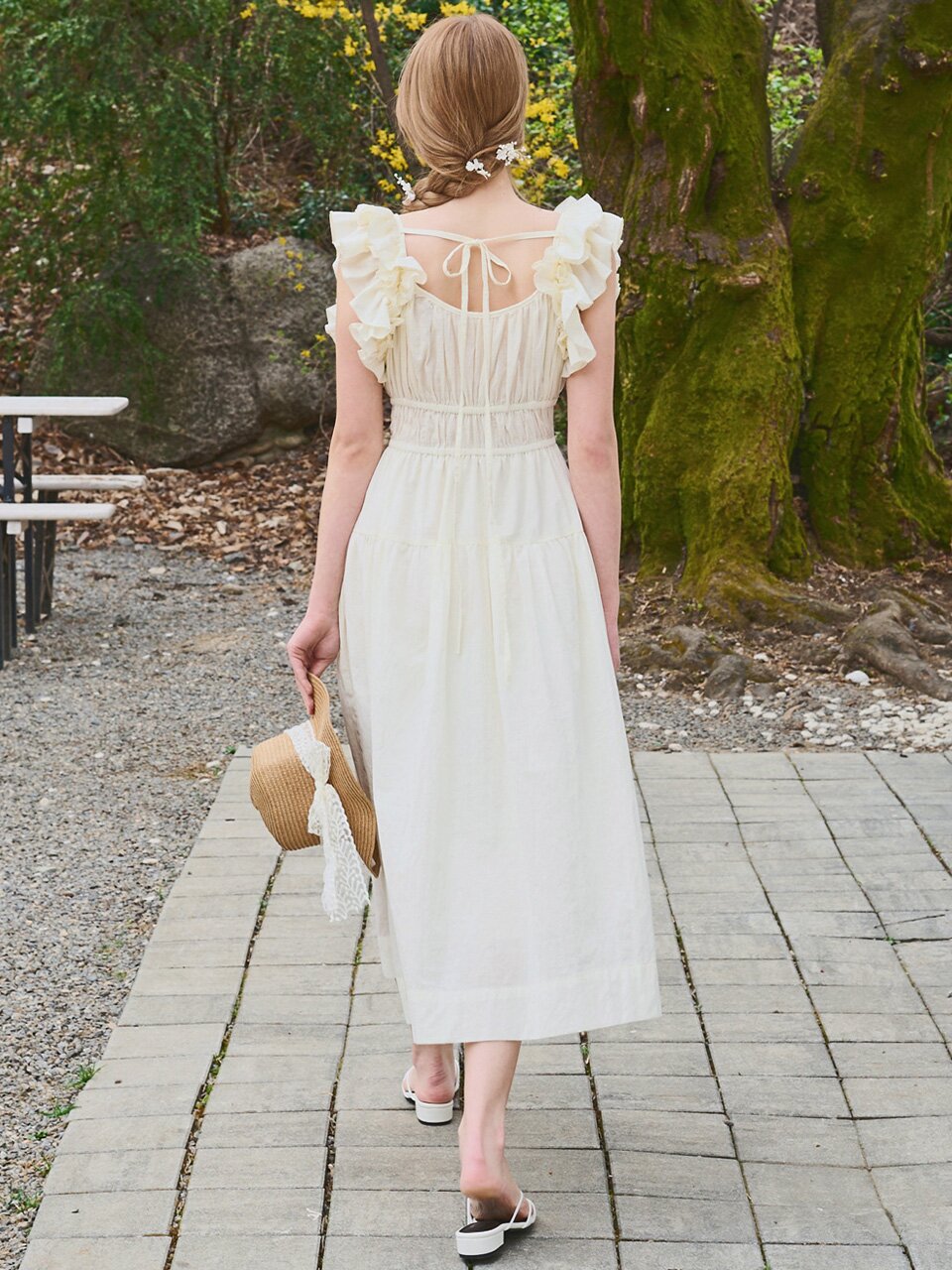 Ruffle line sleeveless dress - Butter cream