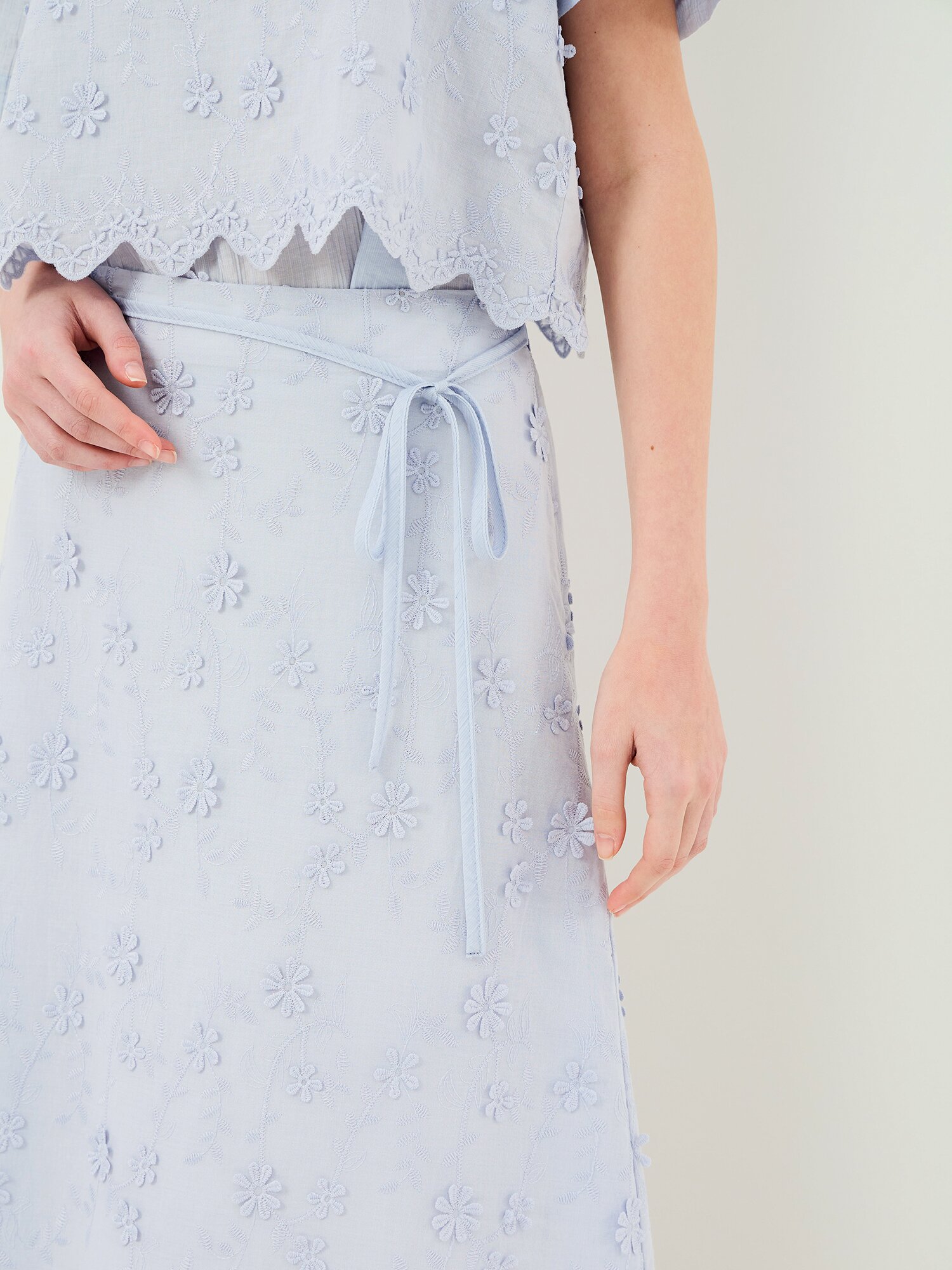 플라워 백 밴딩 A라인 스커트 (LIGHT BLUE)