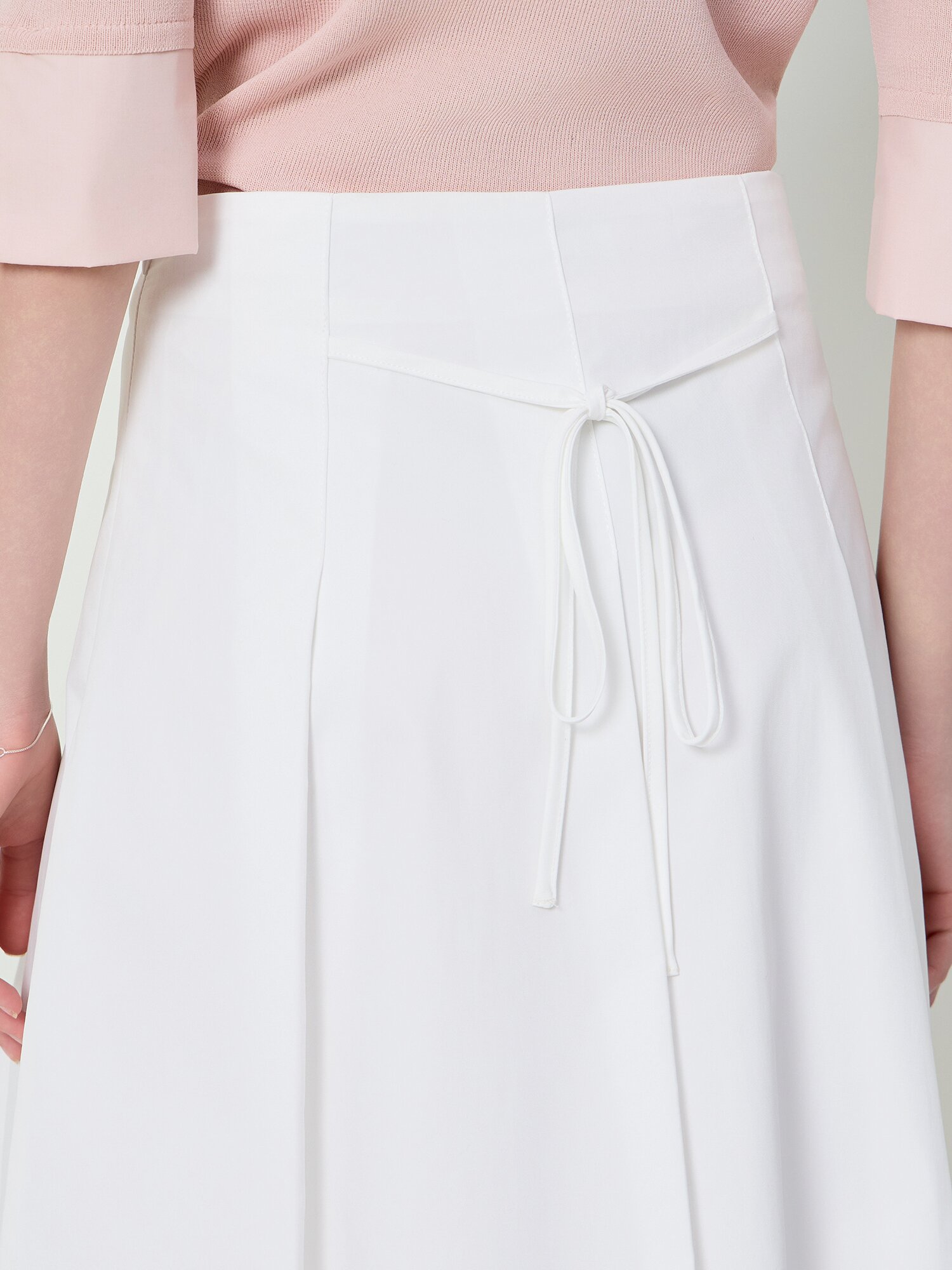 백 리본 플리츠 미디 스커트 (WHITE)