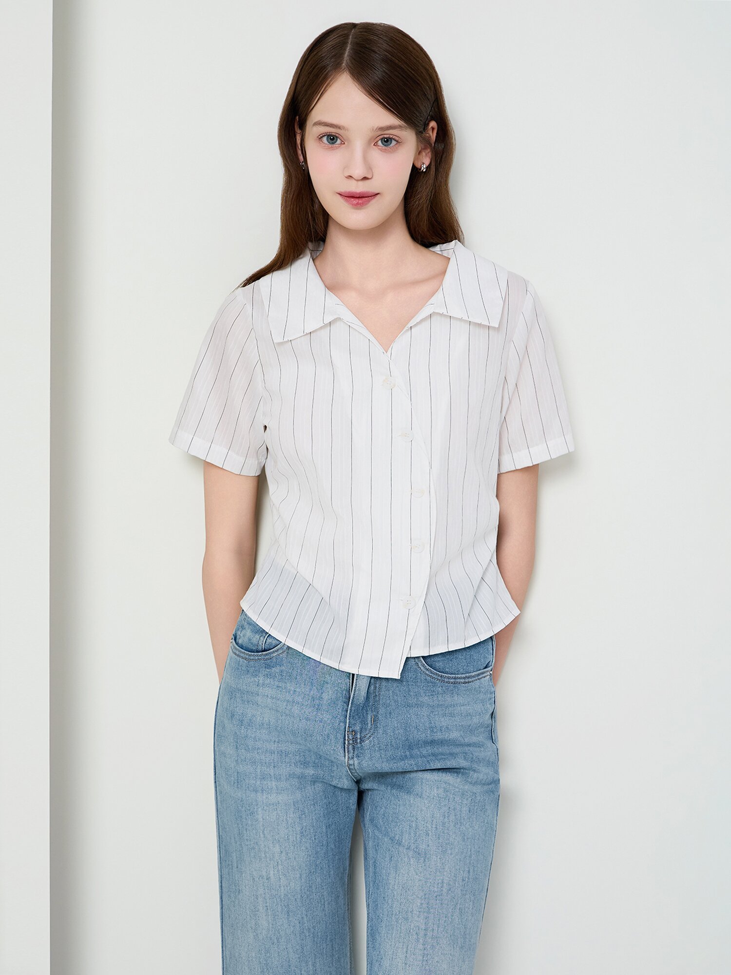 언밸런스 오픈 칼라 크롭 블라우스 (WHITE STRIPE)