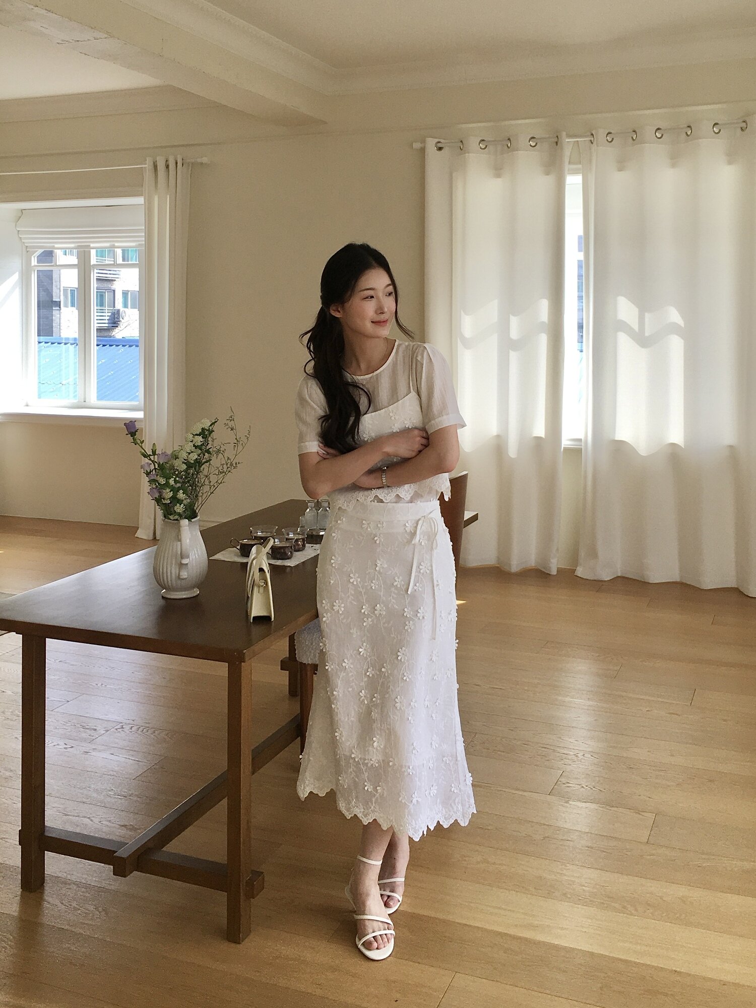 플라워 백 밴딩 A라인 스커트 (WHITE)