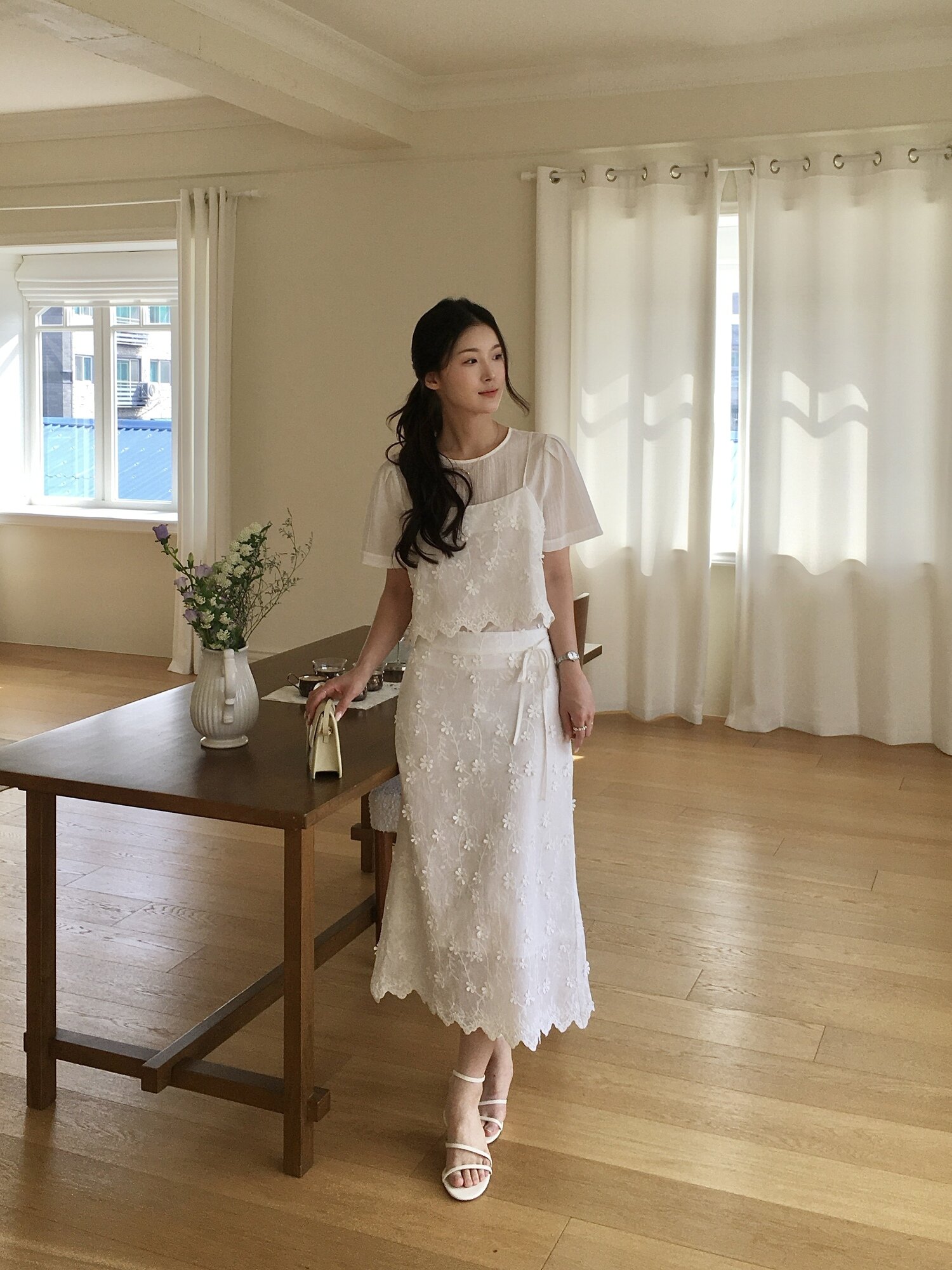 플라워 백 밴딩 A라인 스커트 (WHITE)