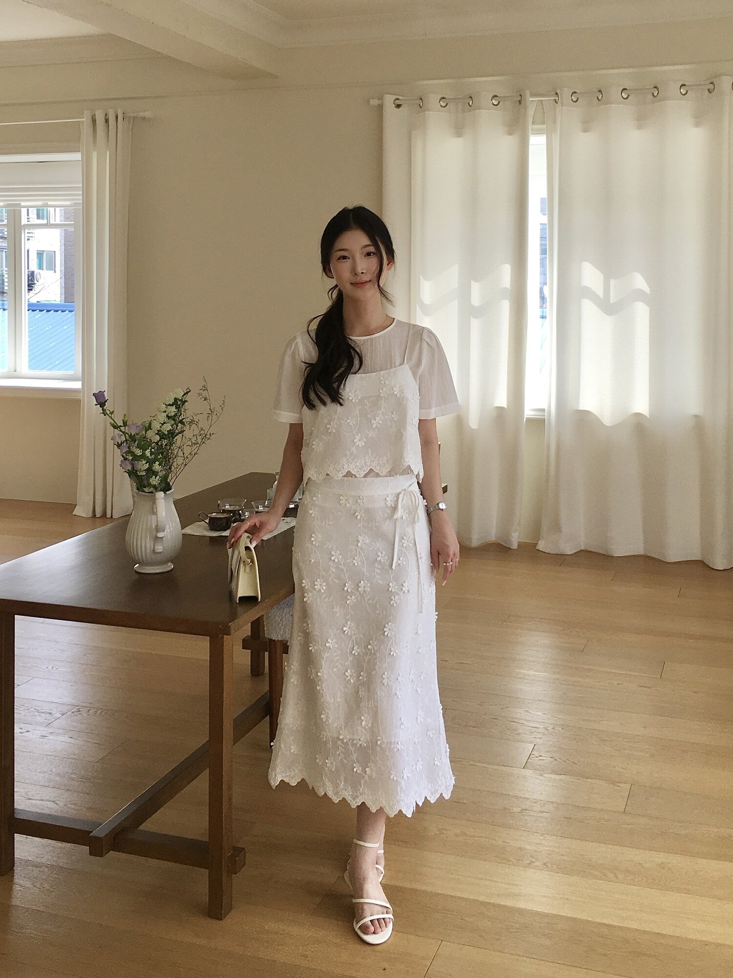 플라워 백 밴딩 A라인 스커트 (WHITE)