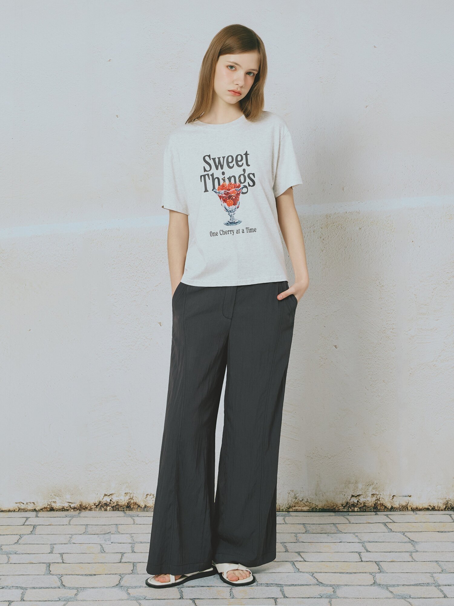 그래픽 라운드넥 티셔츠 (OATMEAL)