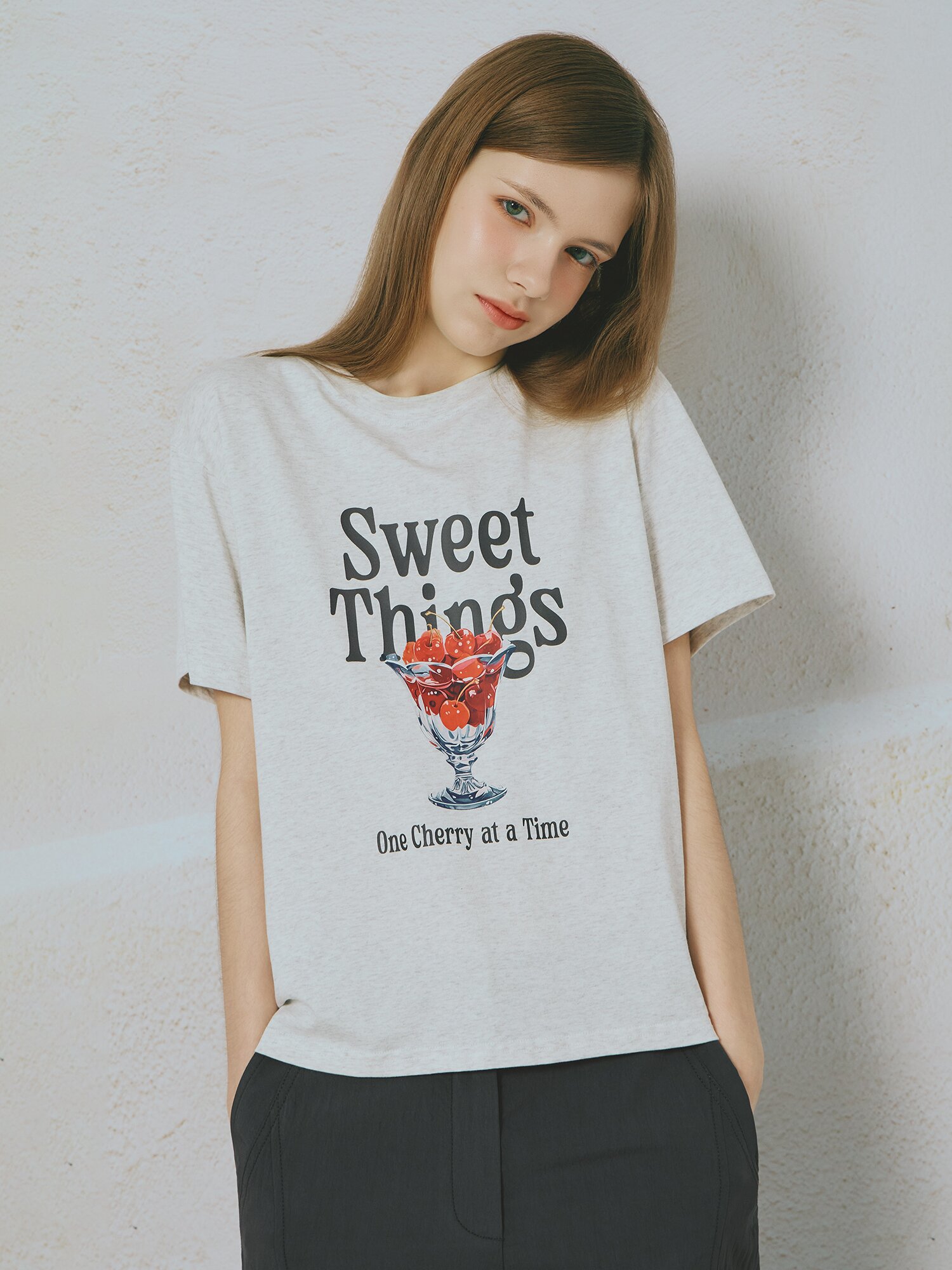 그래픽 라운드넥 티셔츠 (OATMEAL)