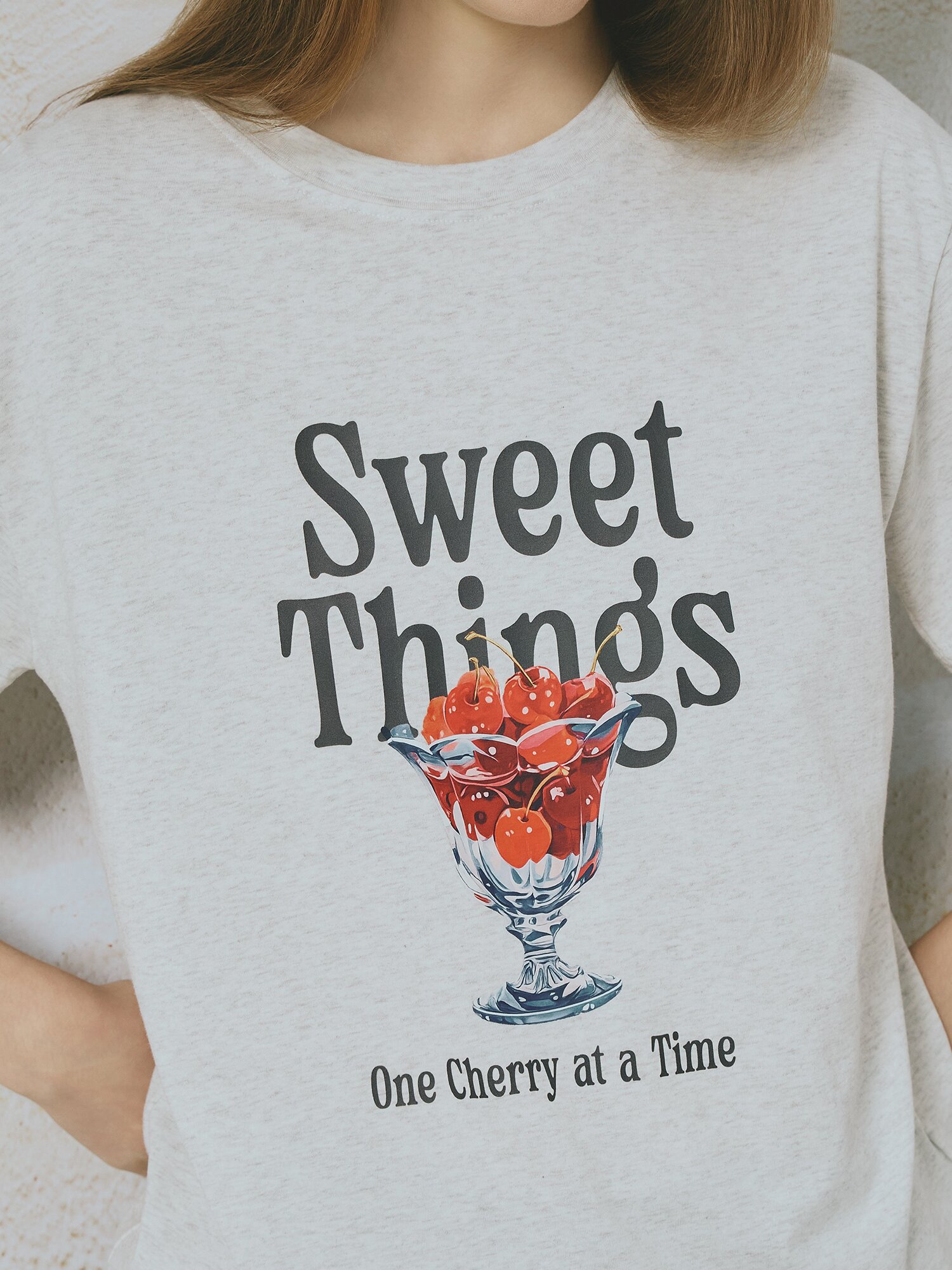 그래픽 라운드넥 티셔츠 (OATMEAL)