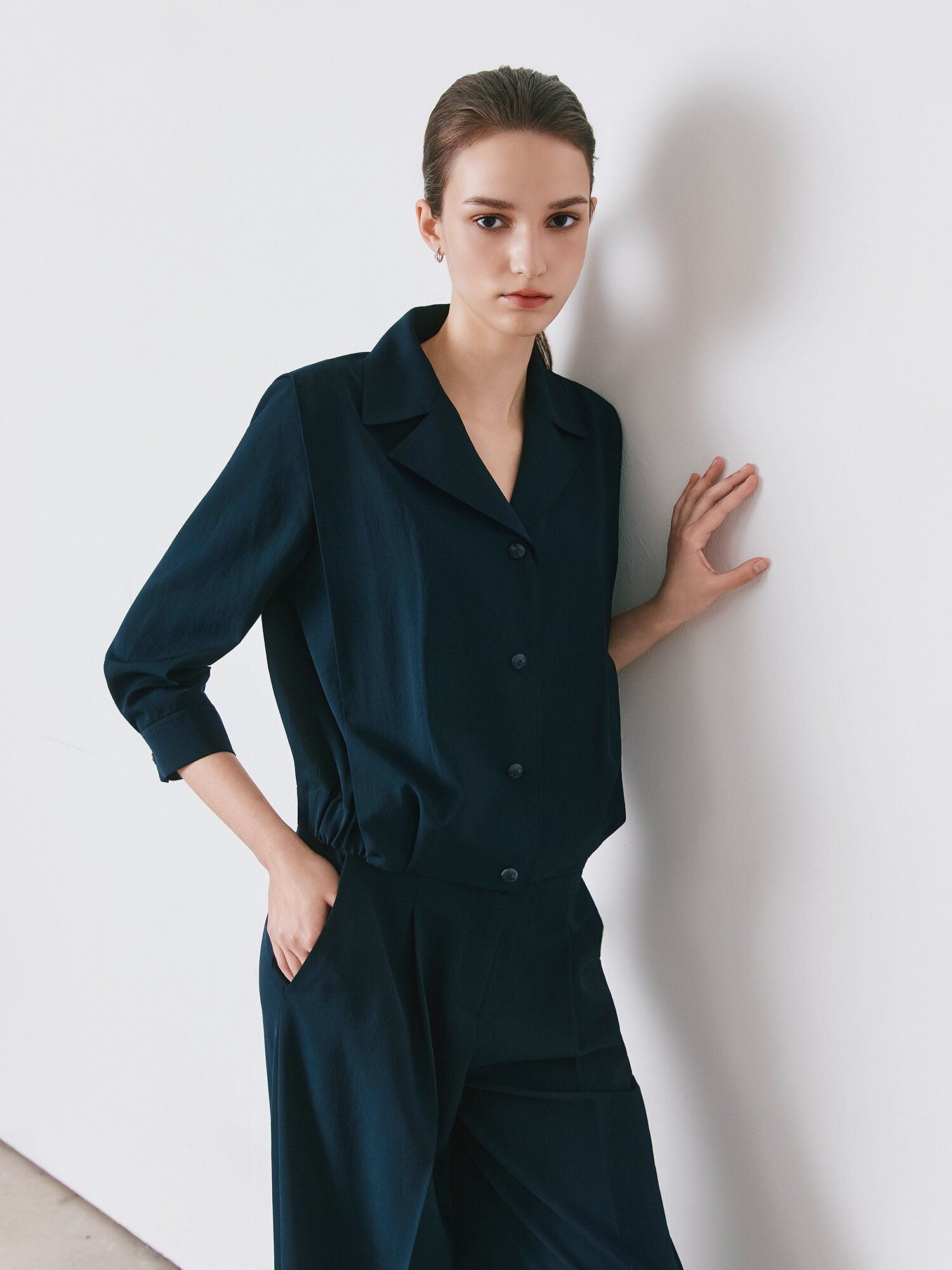 포멀 숄더 턱 오픈 칼라 재킷 (DARK NAVY)